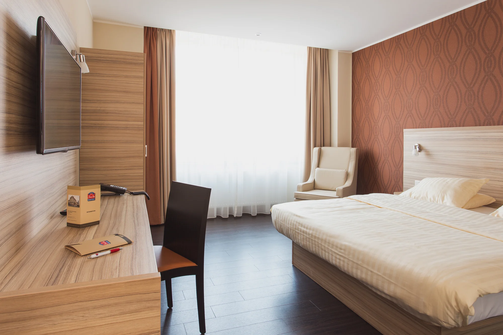 Komfortní hotel v samém centru historických Drážďan se snídaní pro 2 osoby