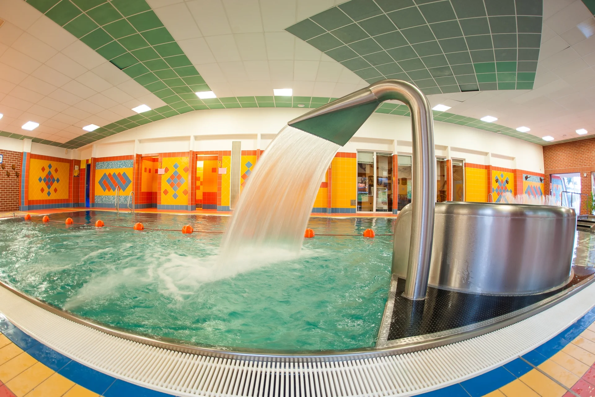 Horský relax pod Lysou horou: snídaně, bazén s vířivkou a bowling nebo bylinková koupel