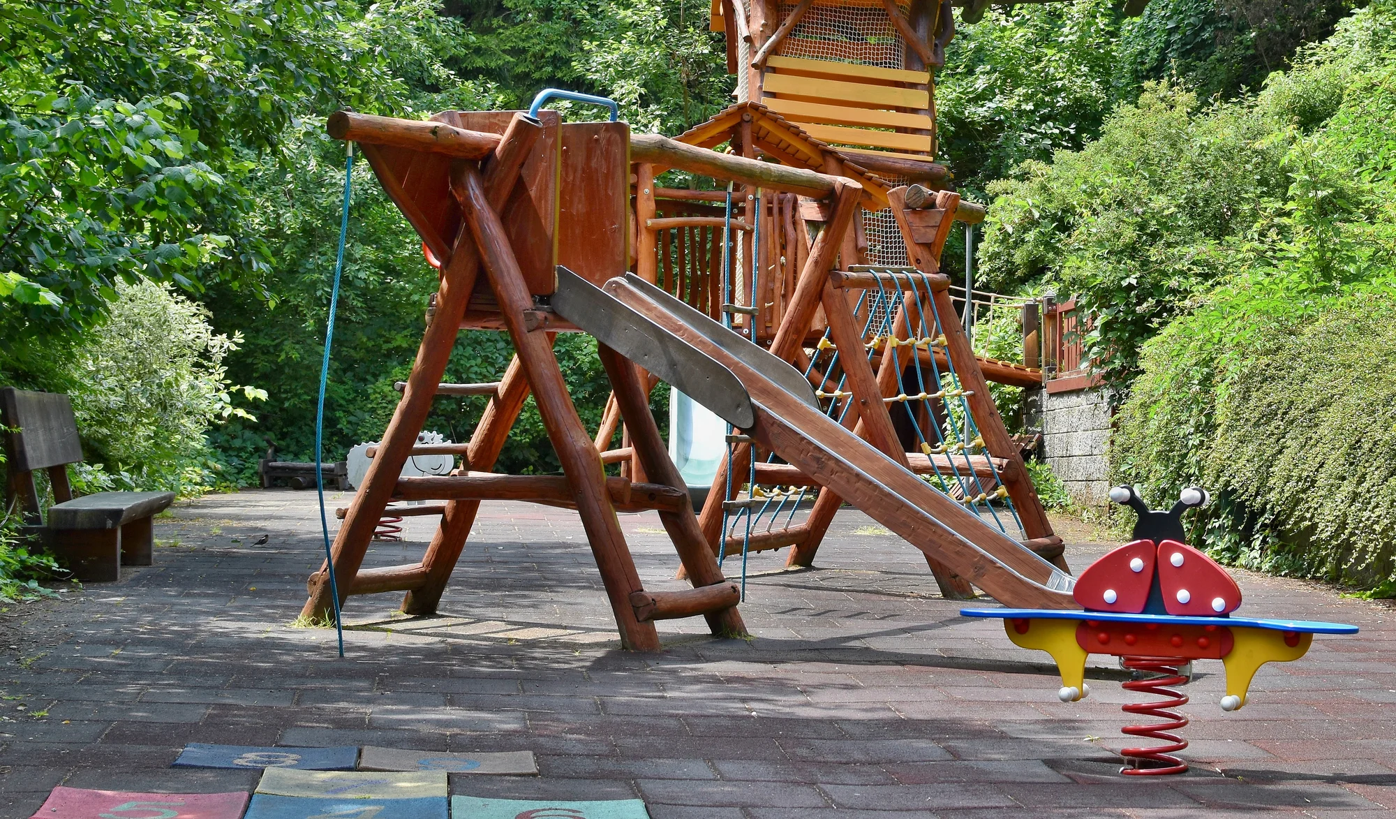 Horský relax pod Lysou horou: snídaně, bazén s vířivkou a bowling nebo bylinková koupel