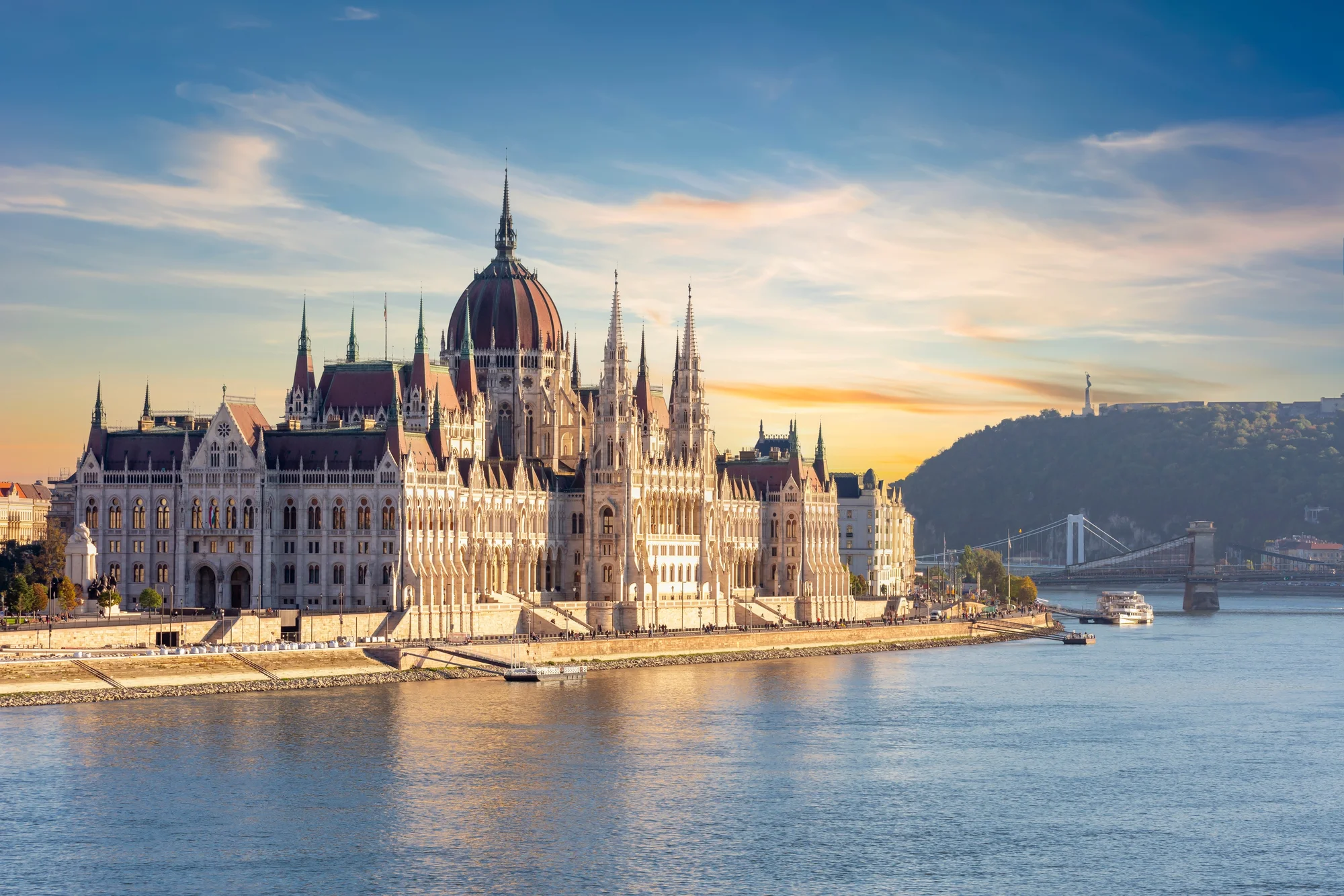 Pěkný 4* hotel přímo v centru Budapešti: snídaně a neomezený vstup do sauny