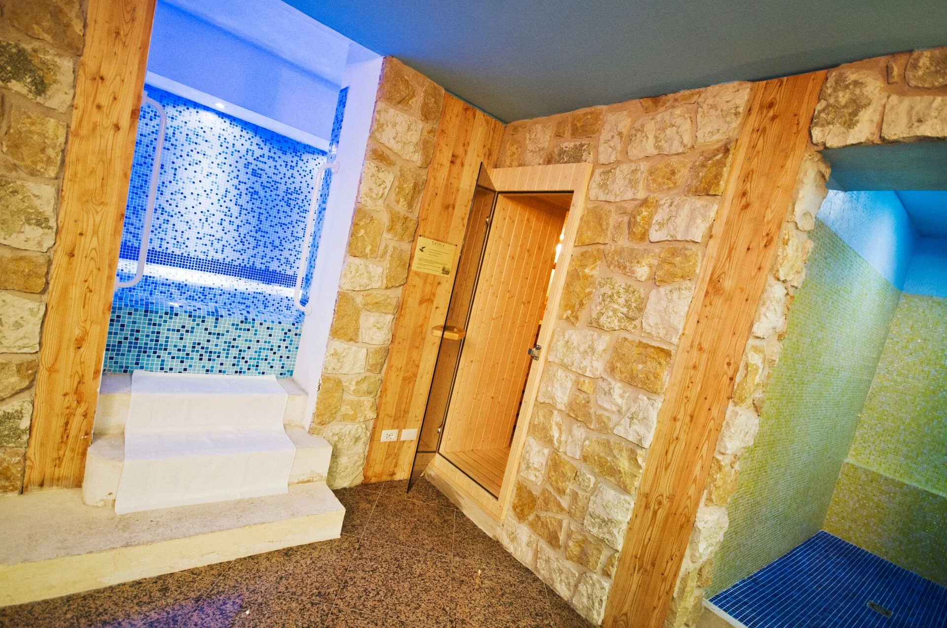 Pobyt v provincii Verona: polopenze, wellness a Lago di Garda 2 min. od hotelu