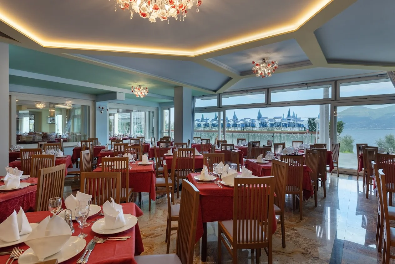 Pobyt v provincii Verona: polopenze, wellness a Lago di Garda 2 min. od hotelu