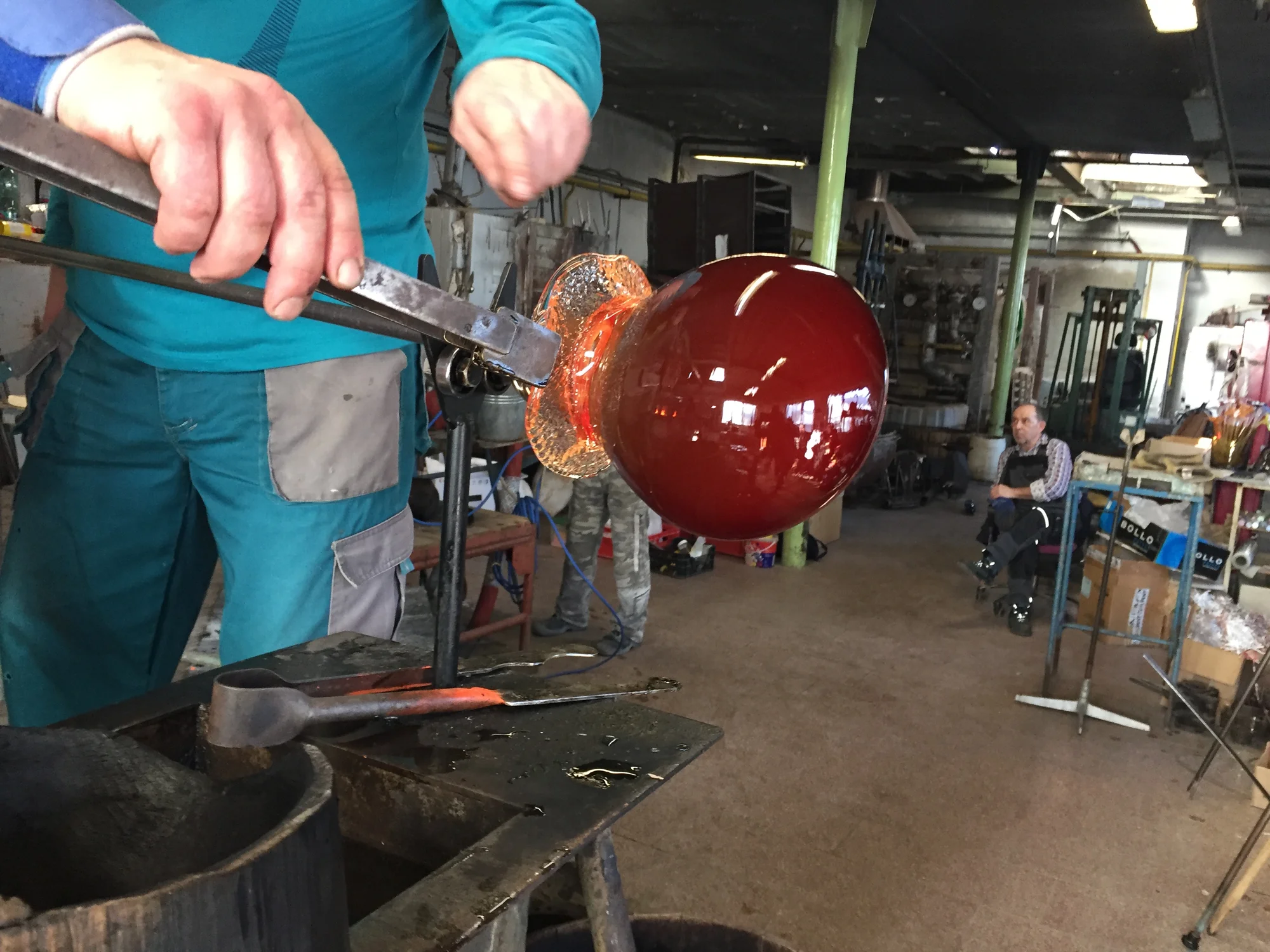 Noční prohlídka sklárny s degustací vín pro 2 osoby
