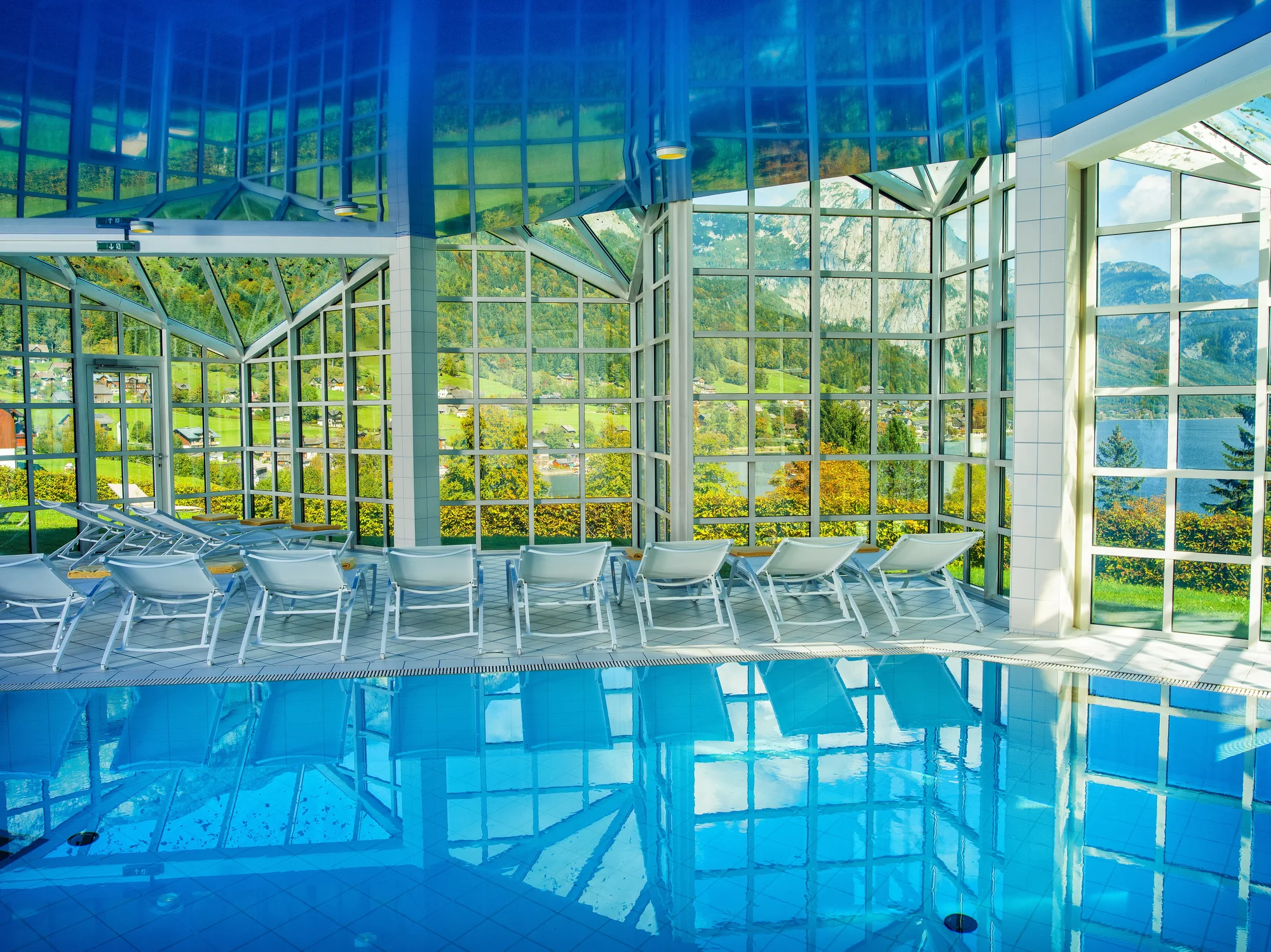 Pobyt v rakouských Alpách: hotelové pokoje i apartmány u jezera Grundlsee, wellness a snídaně