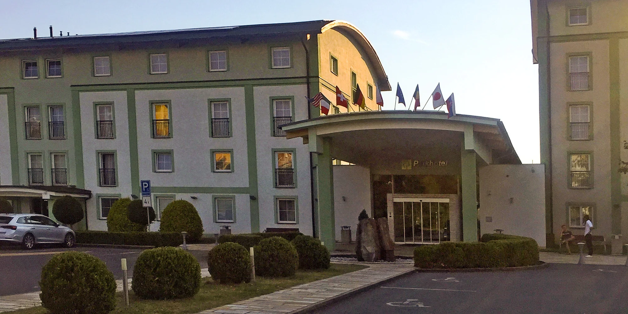 Relaxační masáž zad a šíje za pomoci horké svíčky: 30 nebo 60 minut