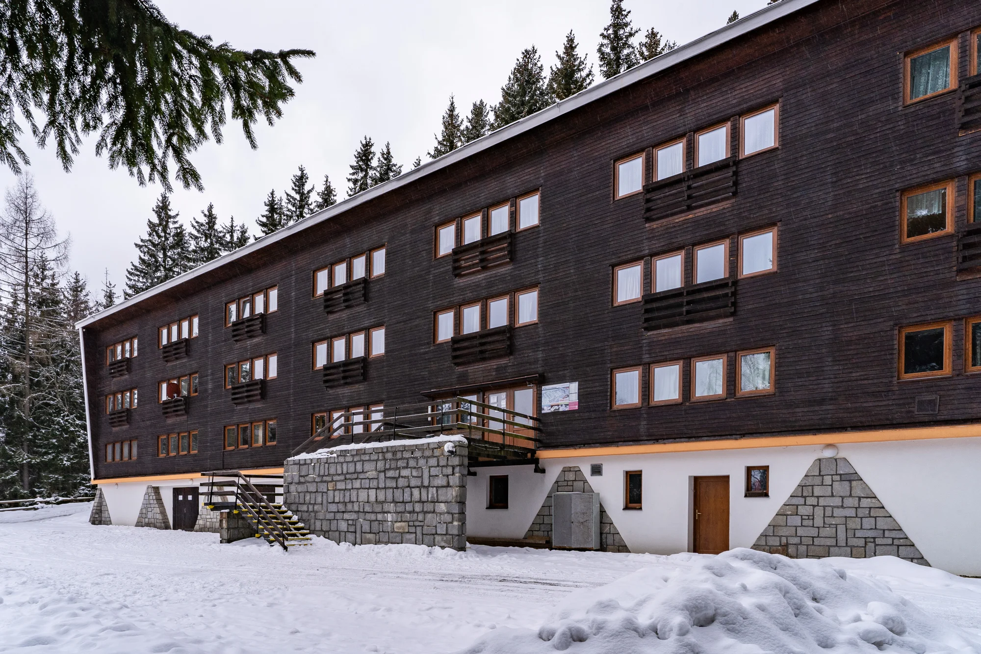 Ráj v přírodě Jeseníků s bohatou polopenzí a venkovním i vnitřním wellness, 1 km od celoroční ski arény