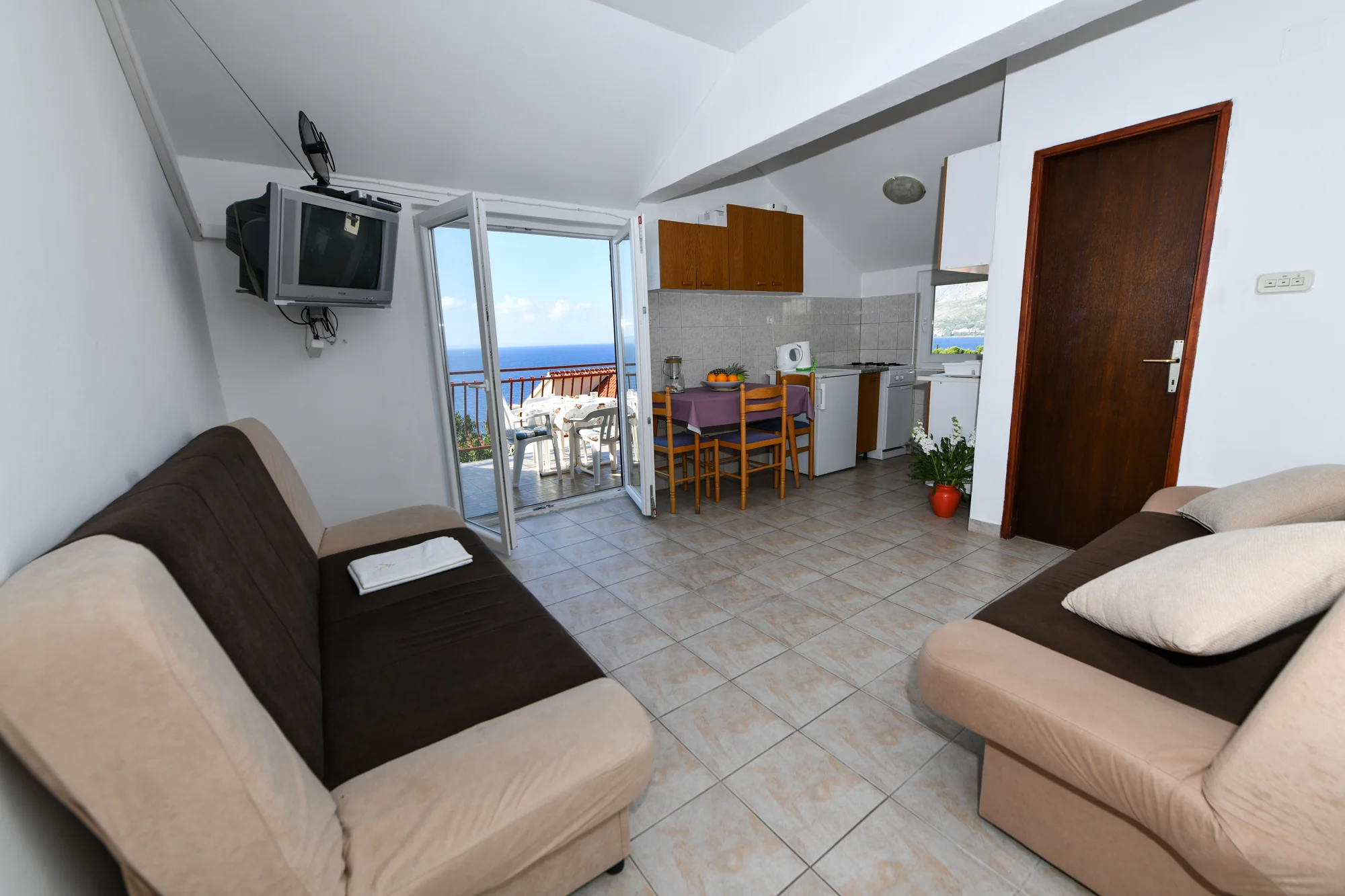Omišská riviéra na 7 nocí: apartmány jen 100 m od pláže s kapacitou až 6 osob