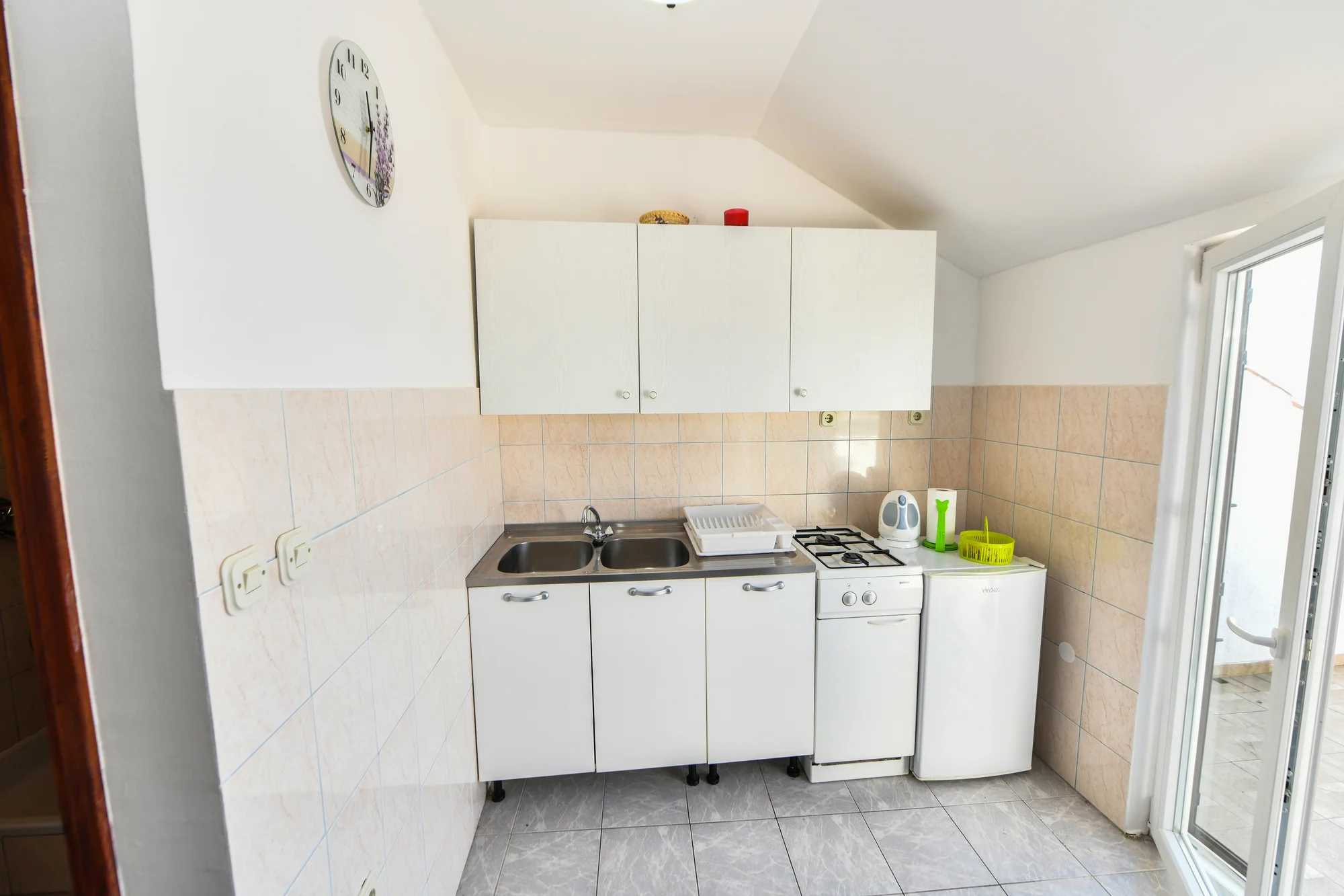 Omišská riviéra na 7 nocí: apartmány jen 100 m od pláže s kapacitou až 6 osob