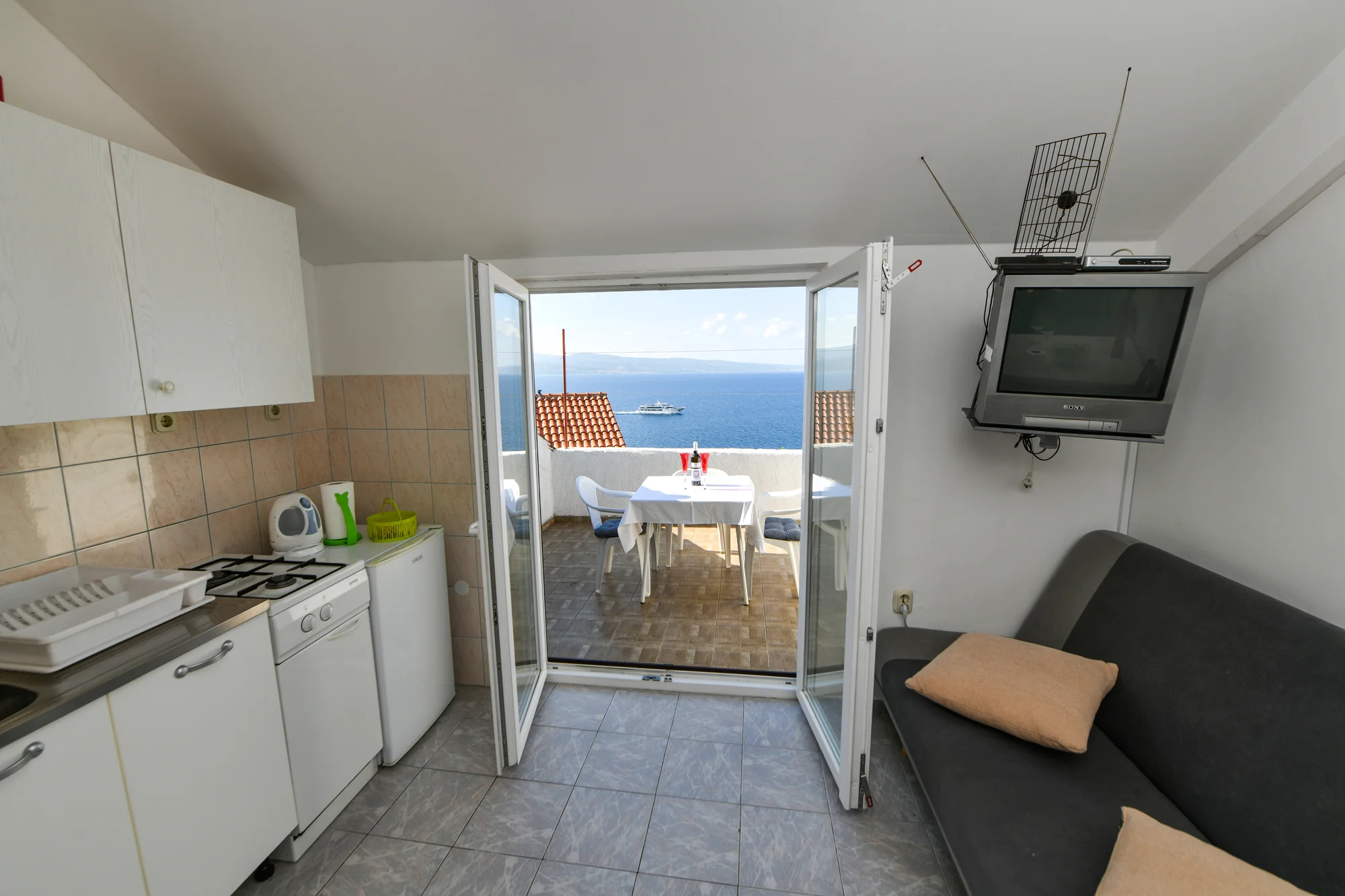 Omišská riviéra na 7 nocí: apartmány jen 100 m od pláže s kapacitou až 6 osob