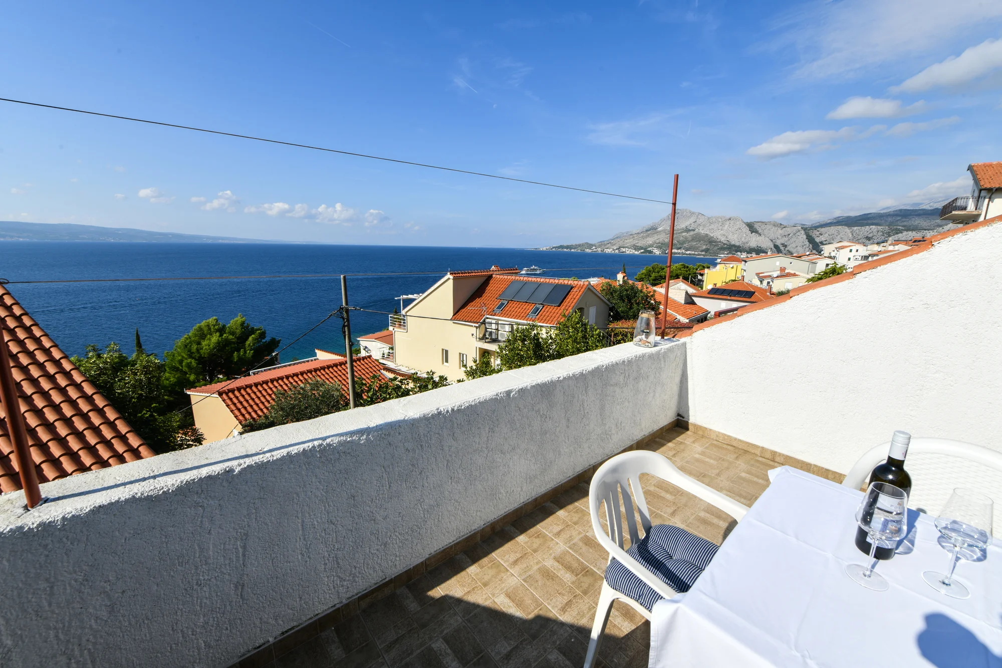 Omišská riviéra na 7 nocí: apartmány jen 100 m od pláže s kapacitou až 6 osob