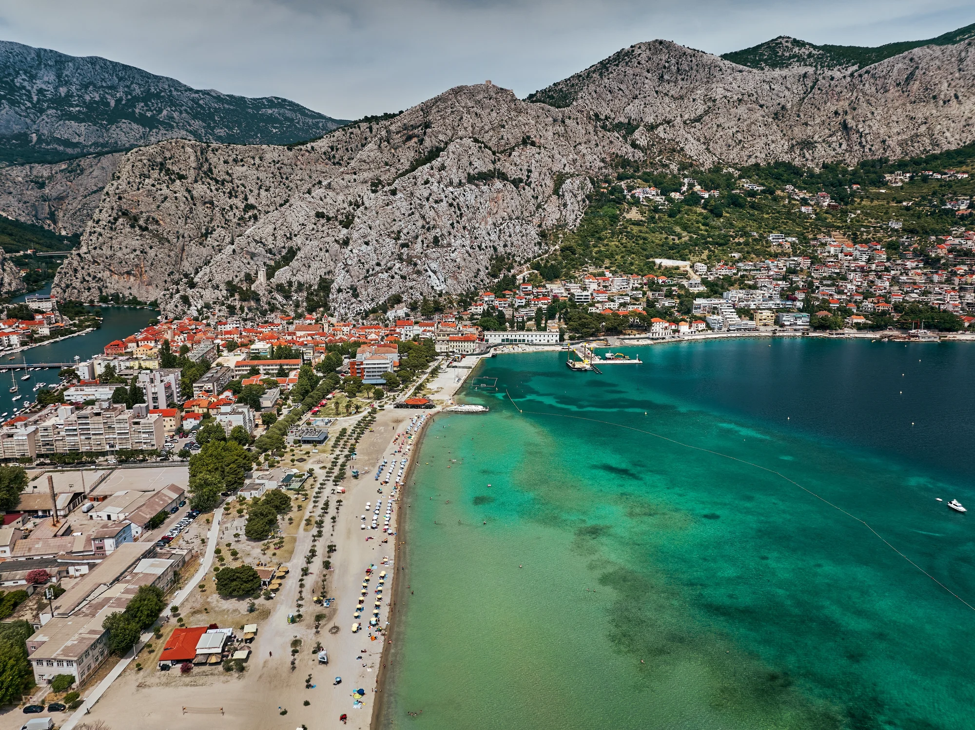 Omišská riviéra na 7 nocí: apartmány jen 100 m od pláže s kapacitou až 6 osob