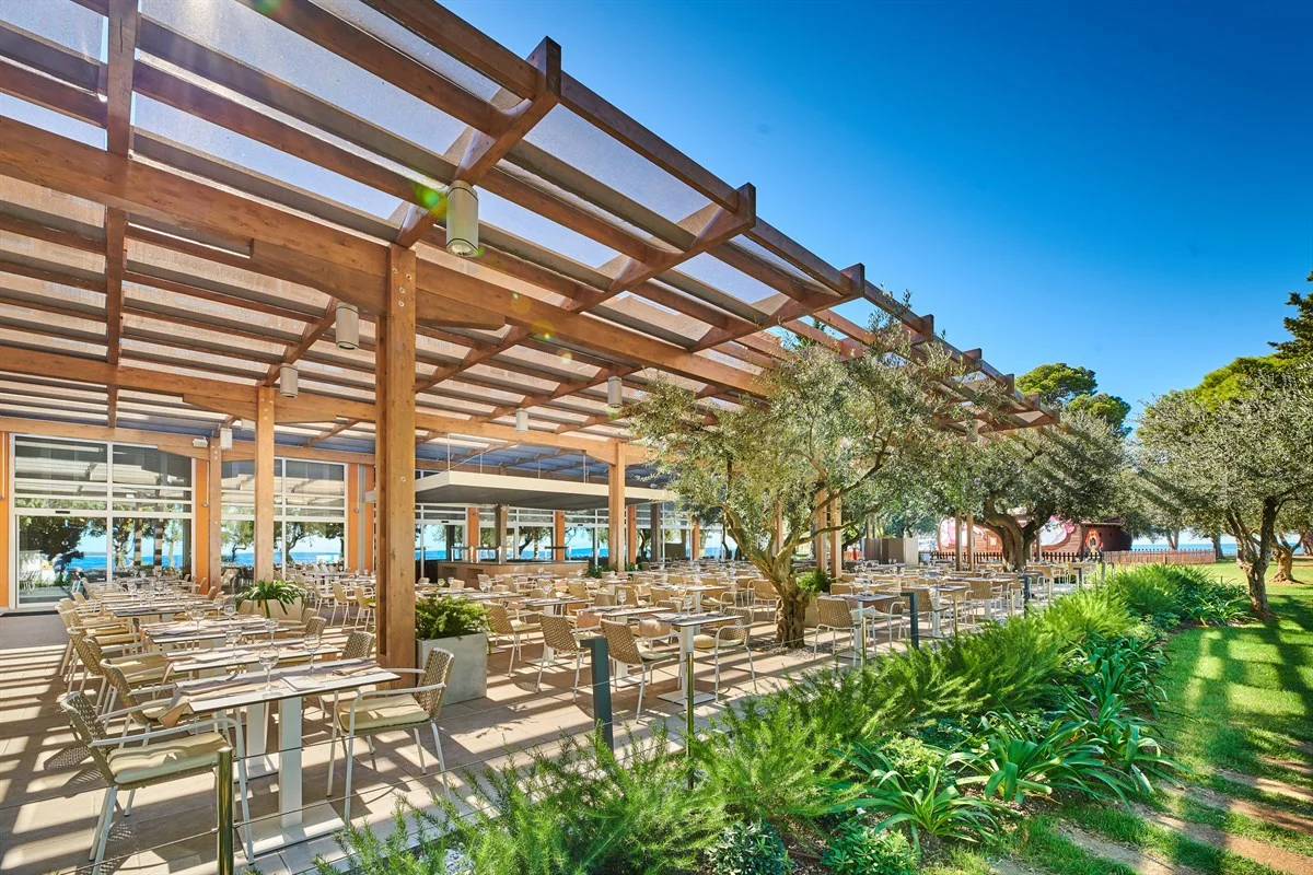 4* dovolená v chorvatském Umagu s jídlem: pláž, bazény a wellness, děti do 12 let zdarma