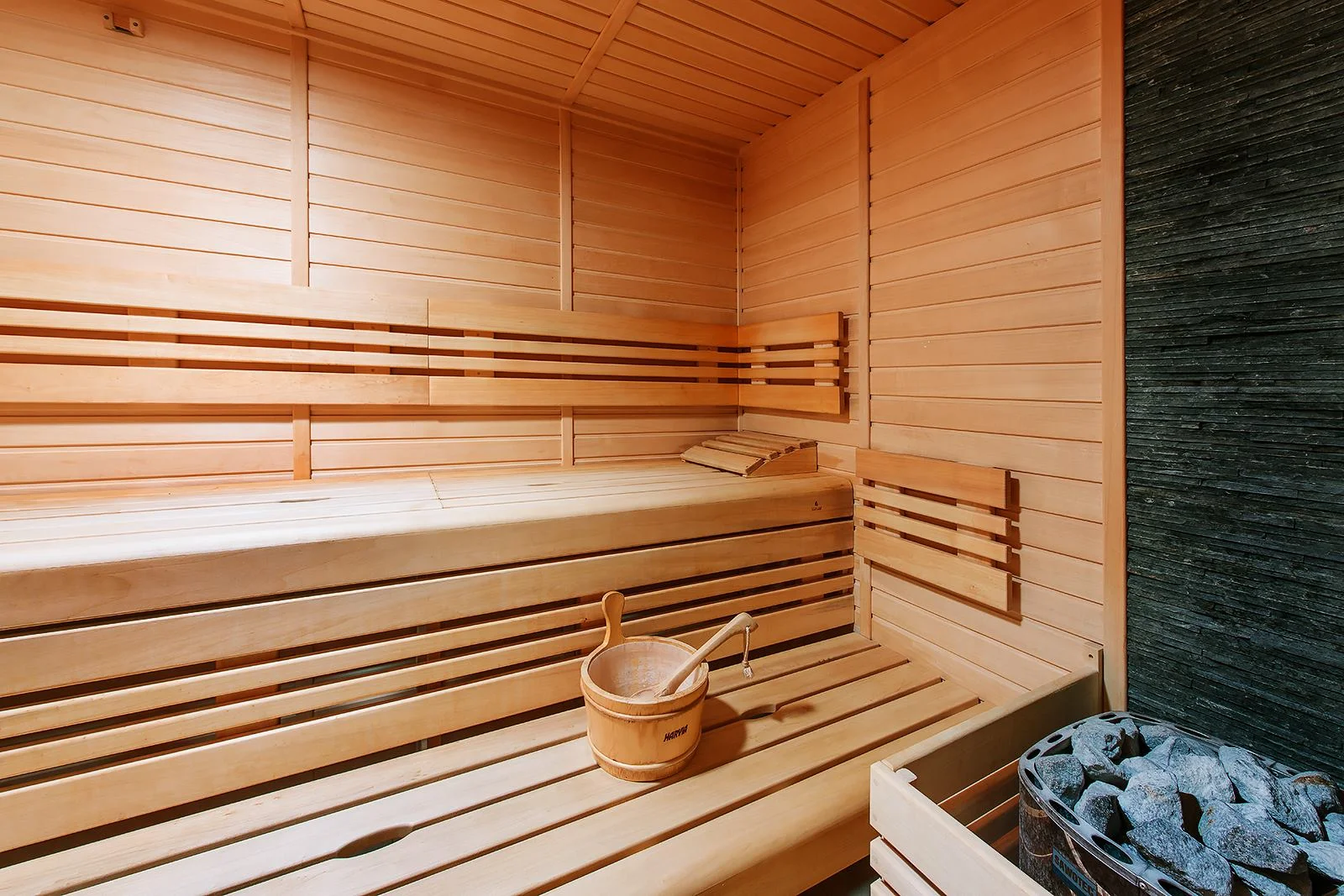90 minut v privátním wellness až pro 4 osoby: vířivka, bazén nebo i sauna