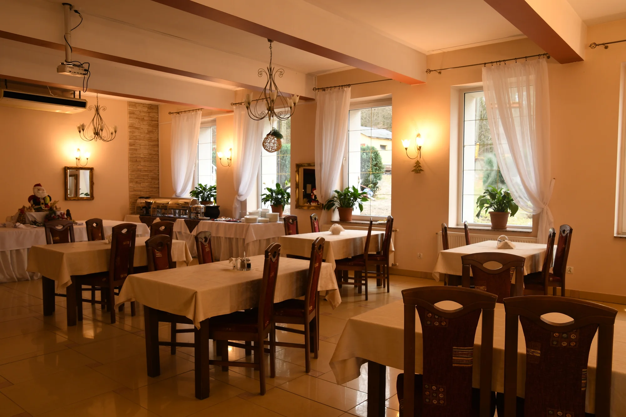 Za odpočinkem i zábavou na polskou stranu Zlatých hor: wellness, atrakce i možnost all inclusive v ceně