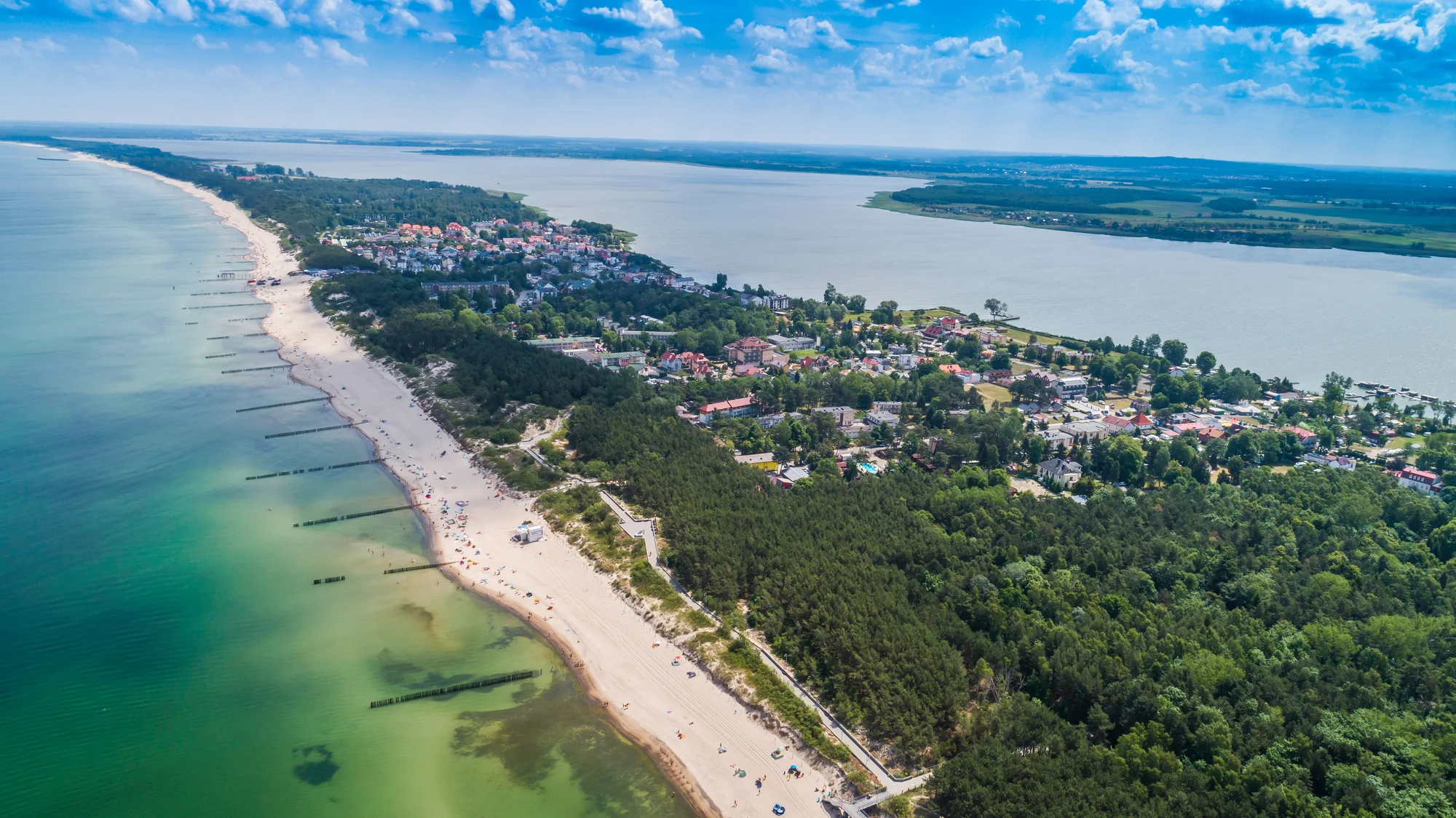 4* rodinný hotel s termálními lázněmi: polopenze, dětské hřiště i herna, 300 m od pláže