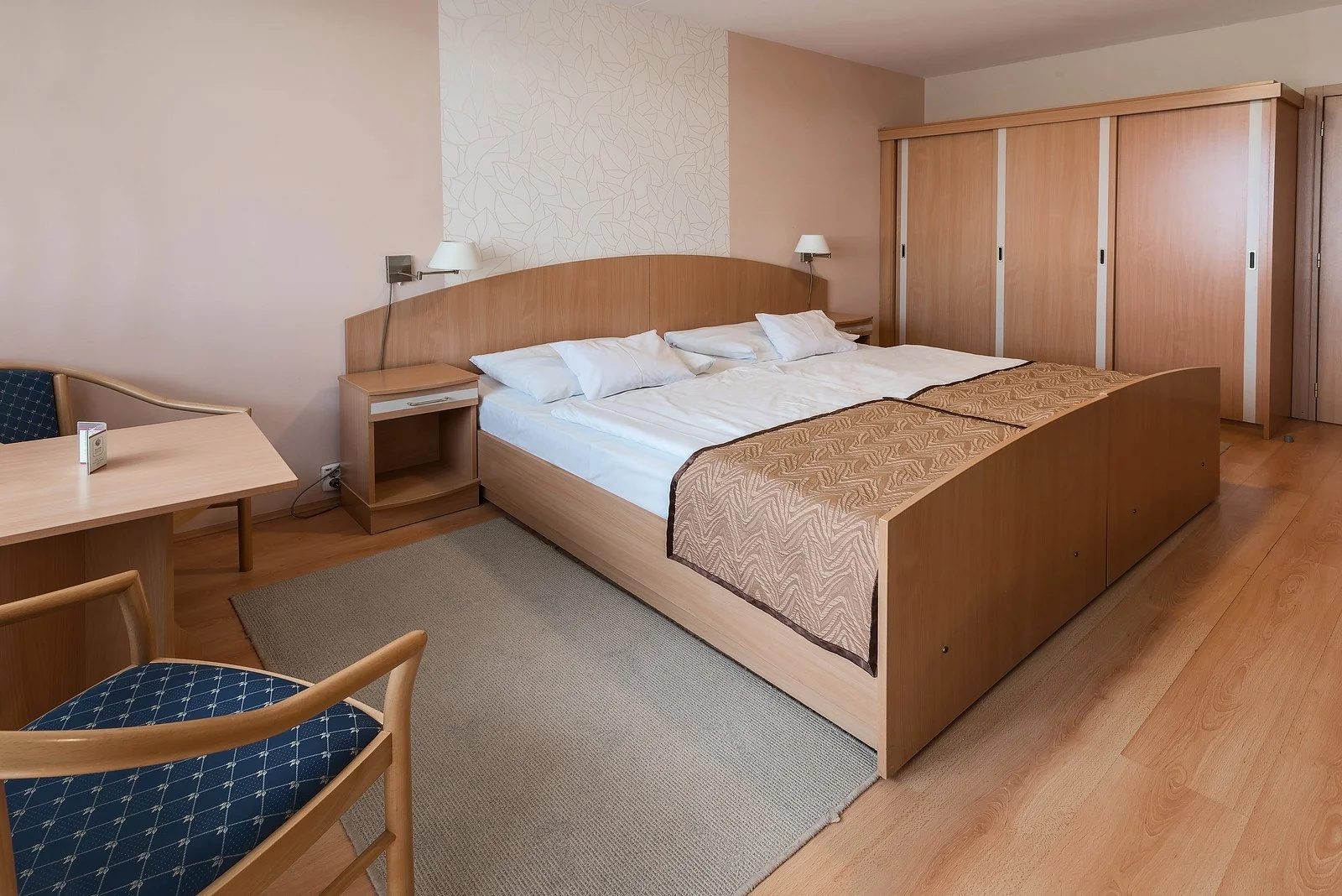 Pobyt v 3* hotelu ve vyhlášených maďarských lázních: neomezený wellness, léčivé termální prameny, polopenze
