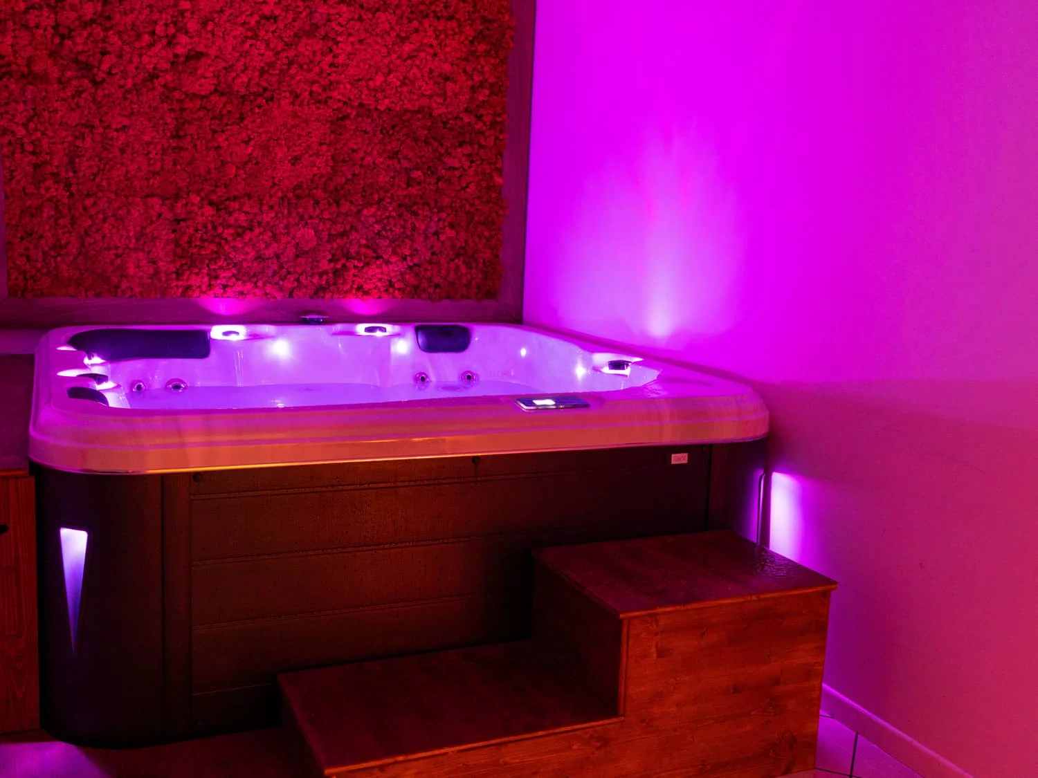Hotel s bazénem, wellness a polopenzí u Lago di Garda jen 150 m od vyhlášené pláže La Romantica