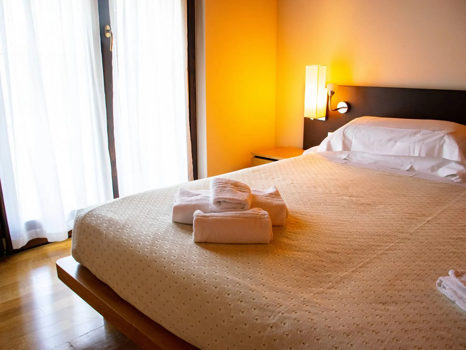 Hotel s bazénem, wellness a polopenzí u Lago di Garda jen 150 m od vyhlášené pláže La Romantica
