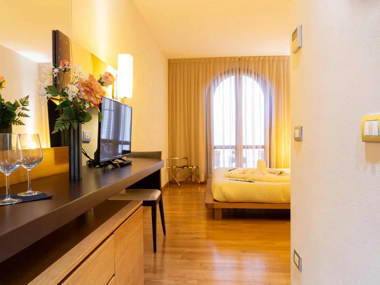 Hotel s bazénem, wellness a polopenzí u Lago di Garda jen 150 m od vyhlášené pláže La Romantica