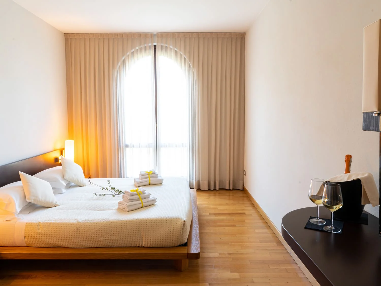 Hotel s bazénem, wellness a polopenzí u Lago di Garda jen 150 m od vyhlášené pláže La Romantica