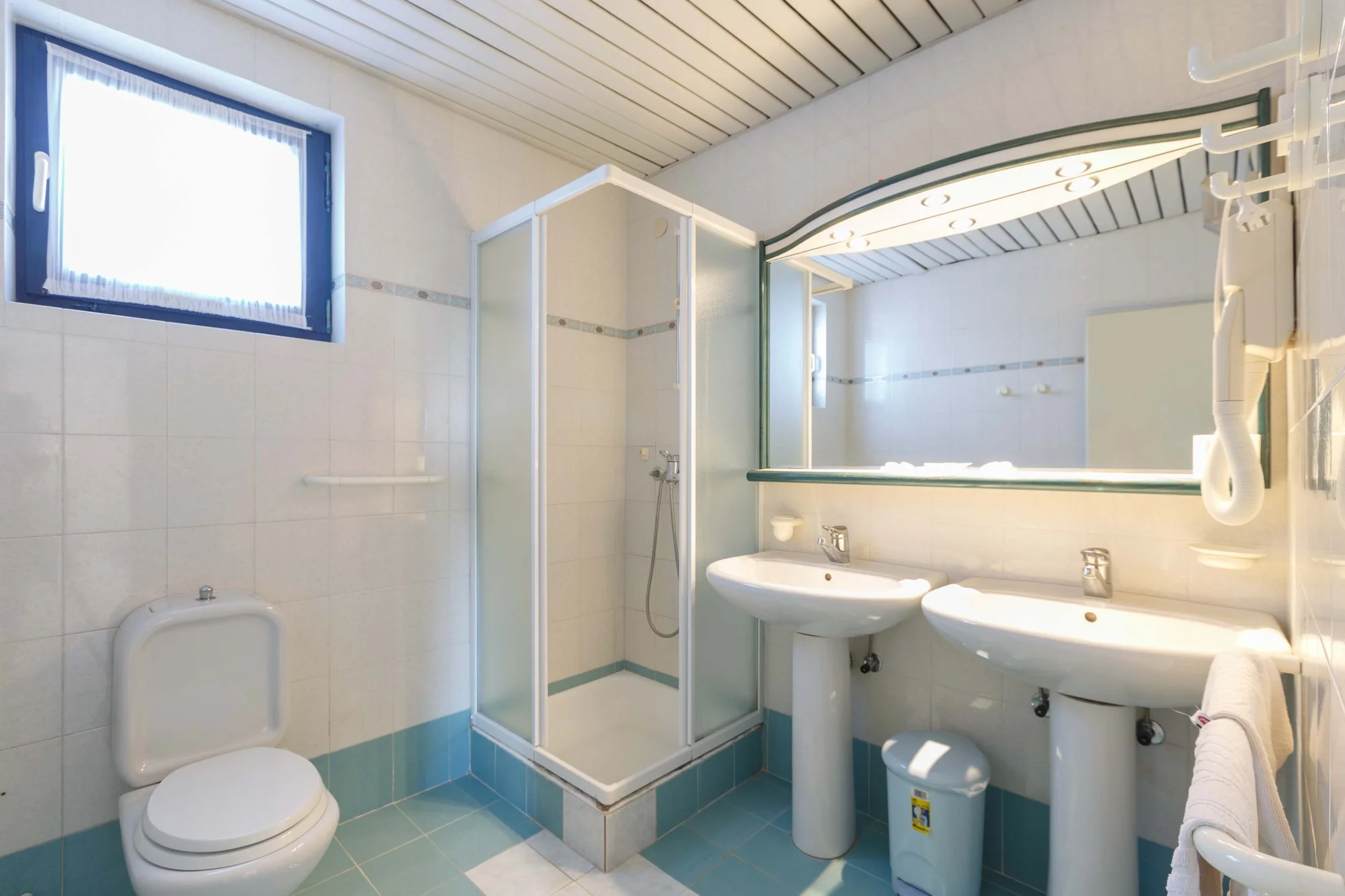 Dovolená na Istrii: apartmány pro celou rodinu přímo u pláže, bez stravy nebo s polopenzí