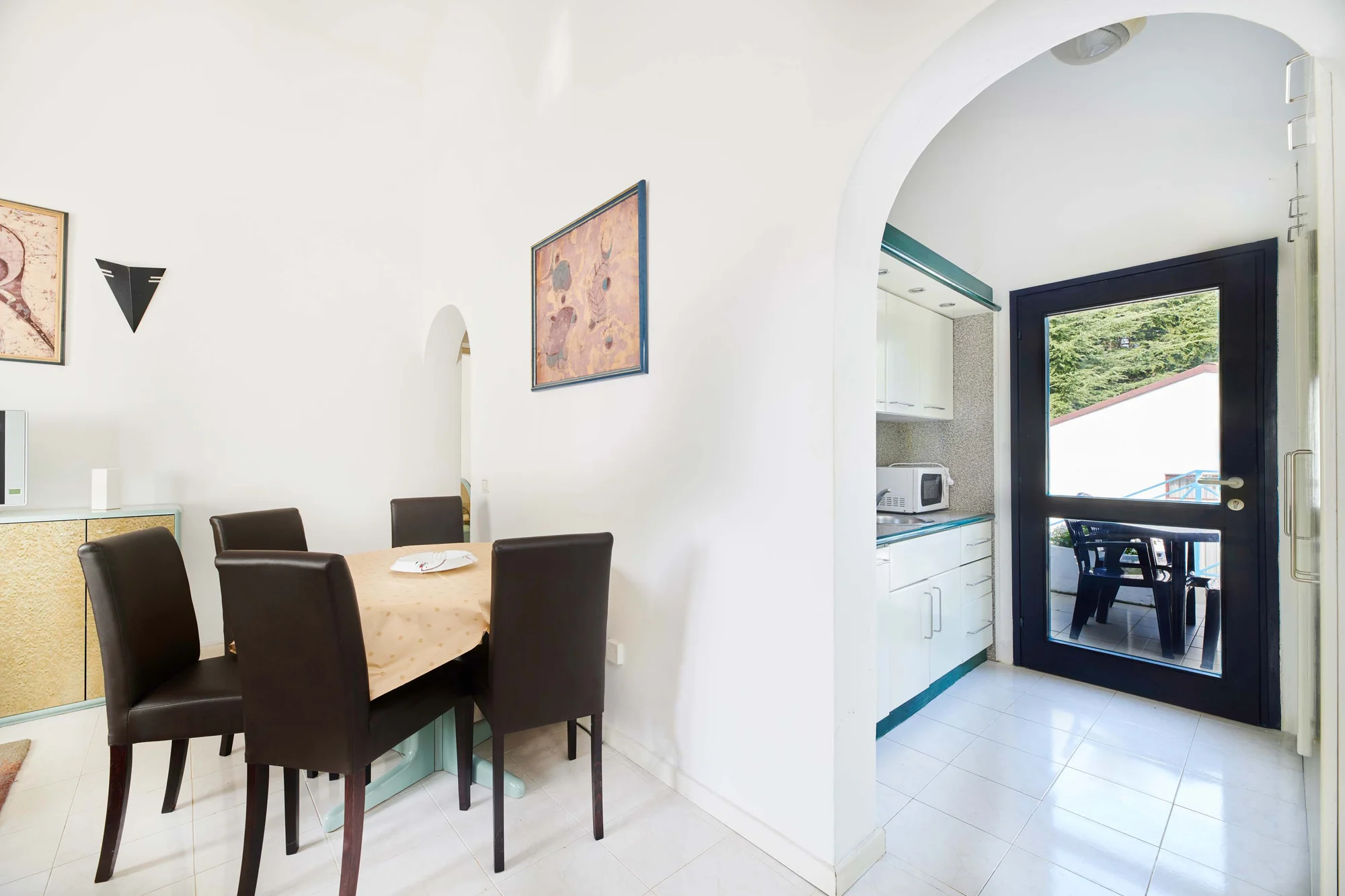 Dovolená na Istrii: apartmány pro celou rodinu přímo u pláže, bez stravy nebo s polopenzí