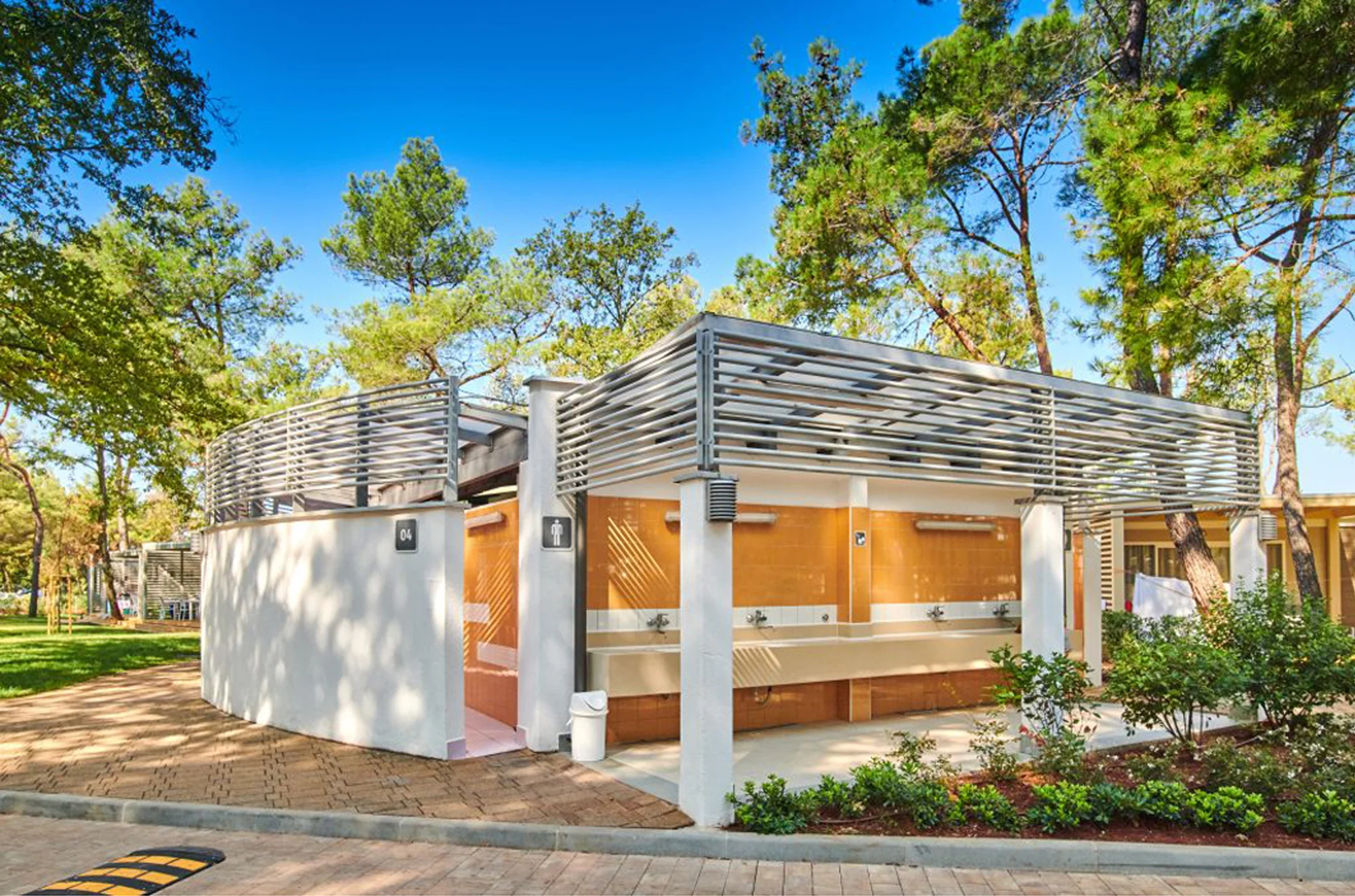 Umag: luxusní mobilní domky až pro 6 osob, bazény, pláž 200 m