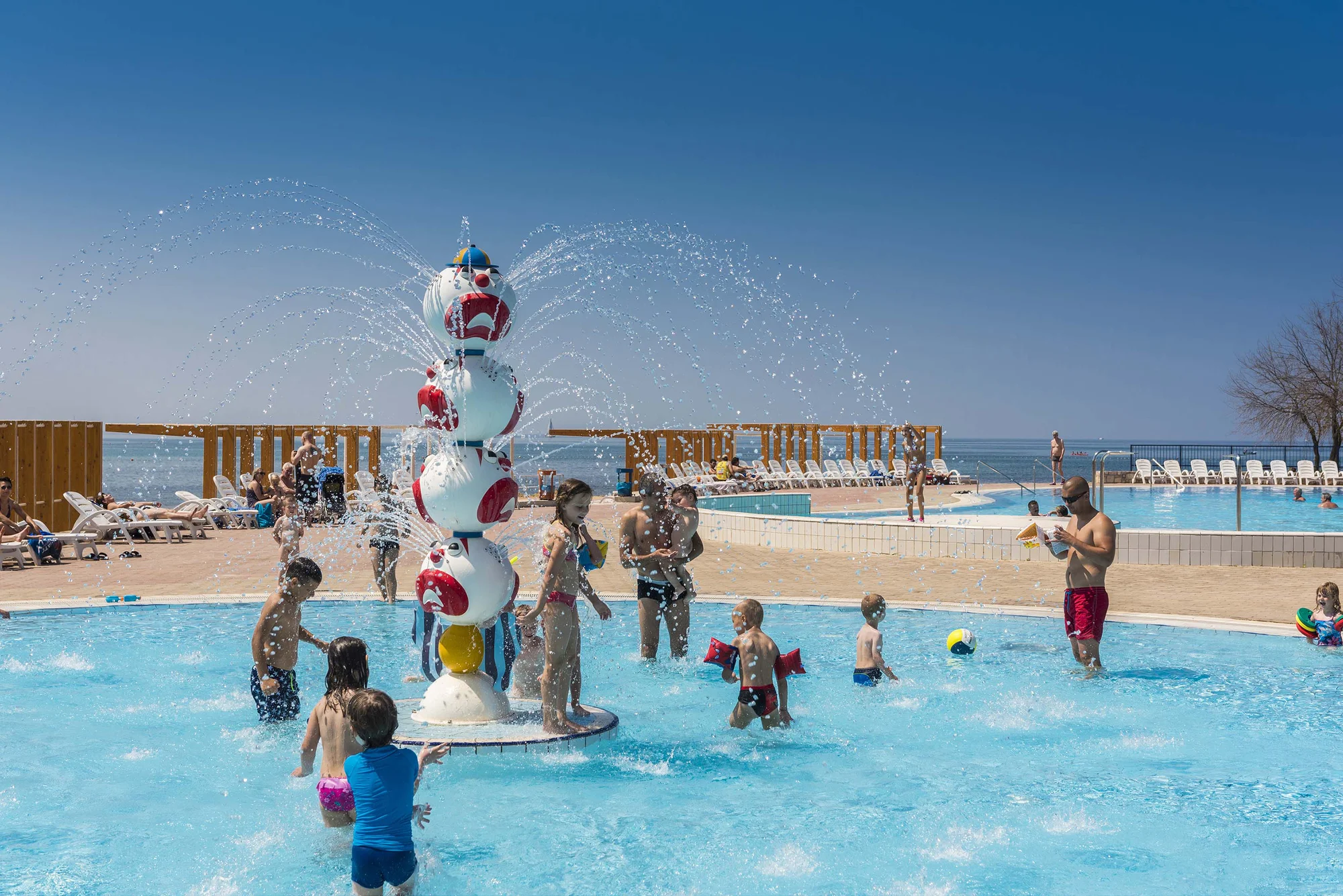 4* apartmány u pláže na Istrii: možnost snídaně či polopenze, bazény, tenisové kurty v blízkosti