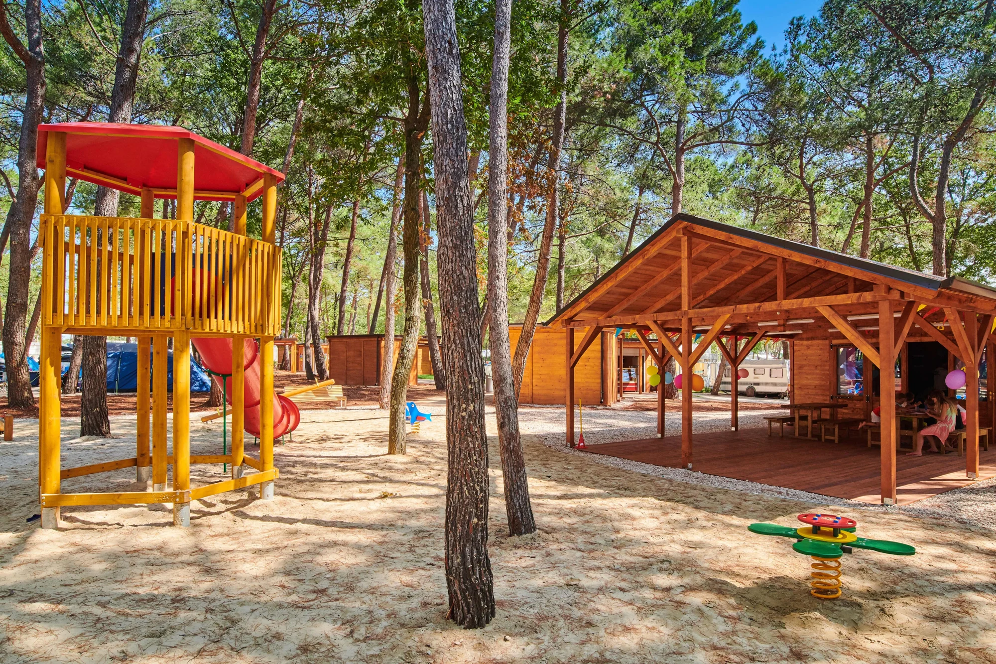 Umag: luxusní mobilní domky až pro 6 osob, bazény, pláž 200 m