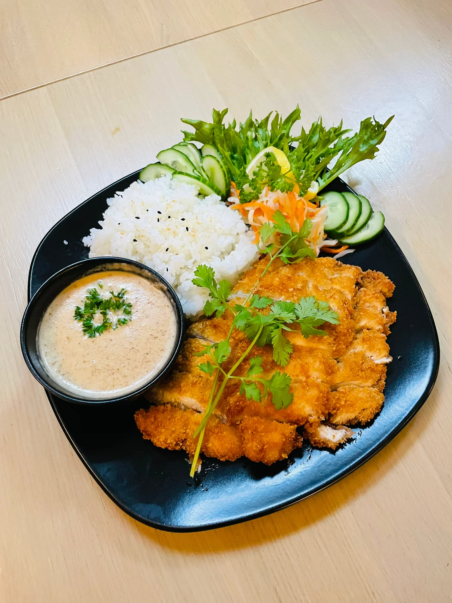 Otevřený voucher do Melong Sushi Bar v Táboře: 300 až 1500 Kč na jídlo i nápoje