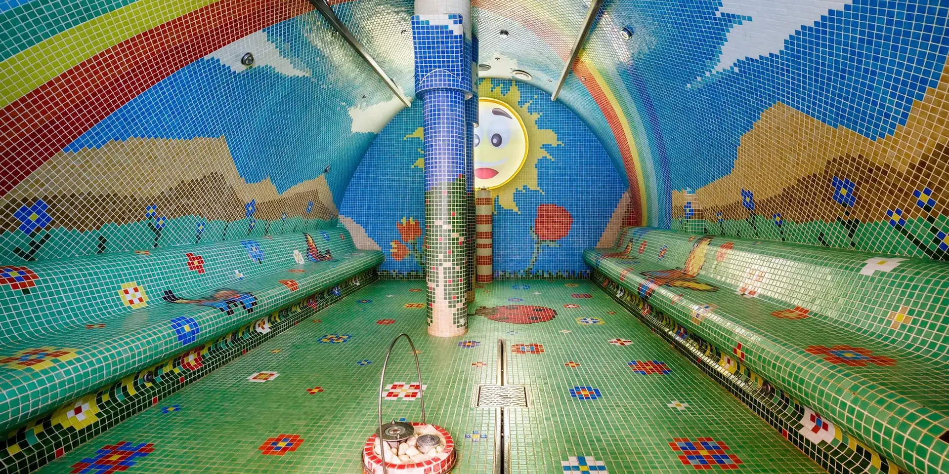 Termální aquapark v Polsku: vnitřní i venkovní bazény, vířivky, tobogány, atrakce i saunový svět
