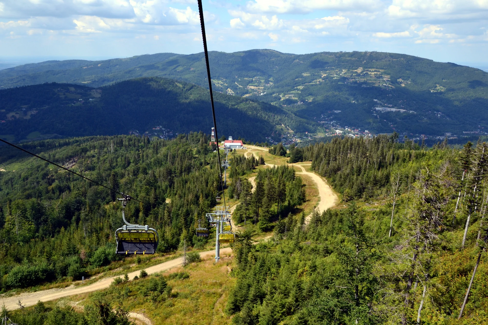 Dovolená ve Slezských Beskydech: moderní aparthotel se snídaní, vstup do saunaria