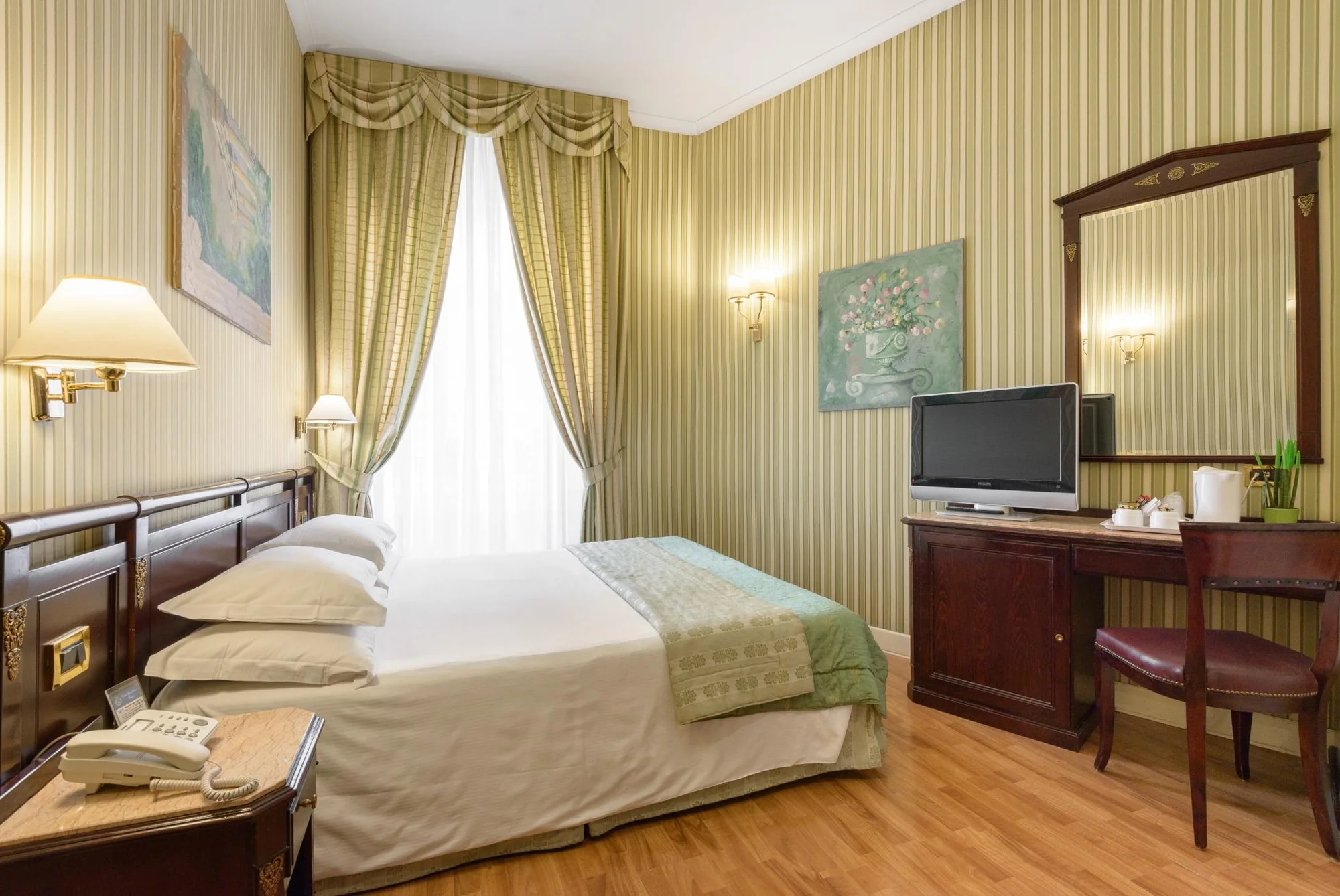 Pobyt v srdci Říma: hotel jen 2,5 km od Kolosea a 1 km od Státní opery, každé ráno snídaně