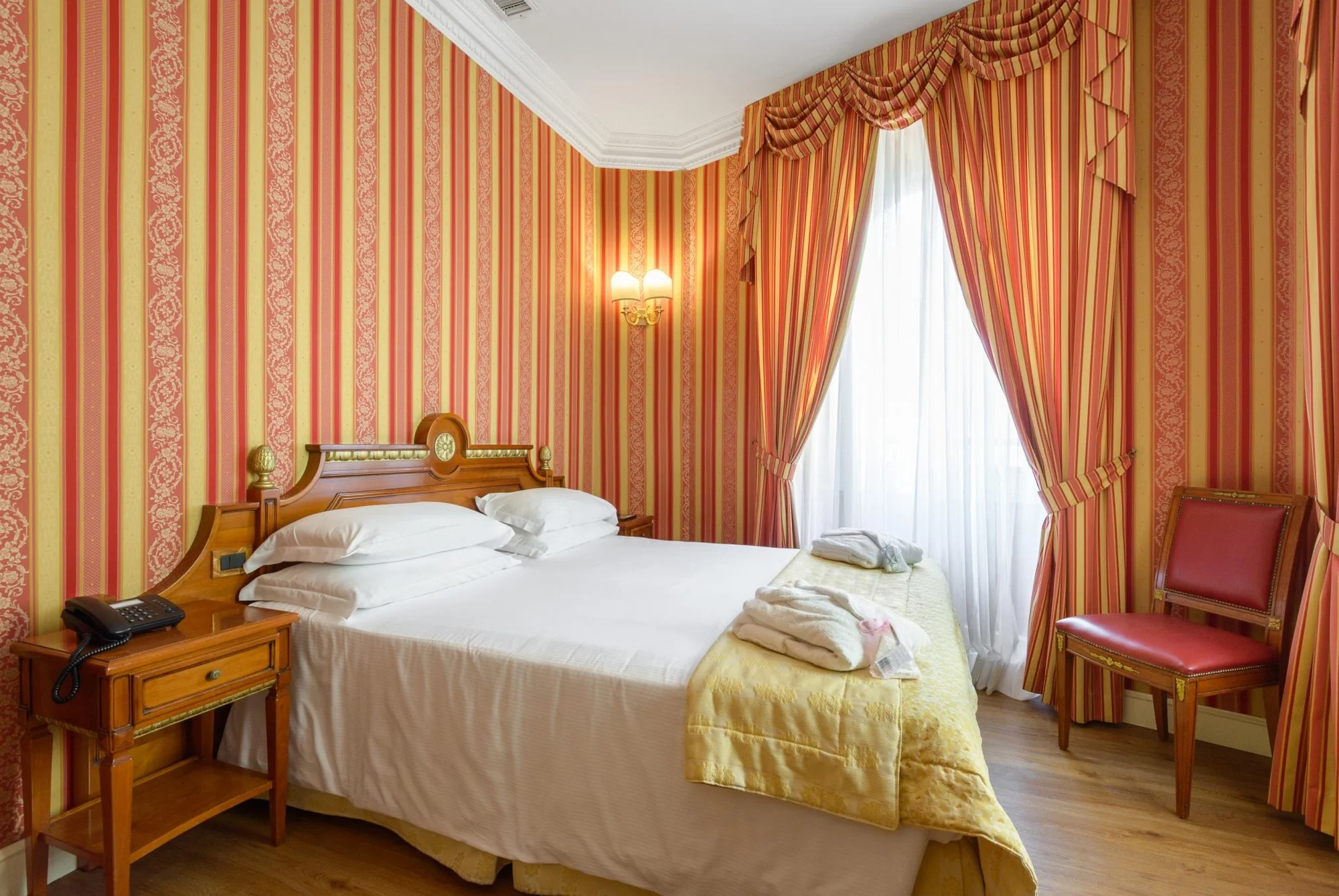 Pobyt v srdci Říma: hotel jen 2,5 km od Kolosea a 1 km od Státní opery, každé ráno snídaně