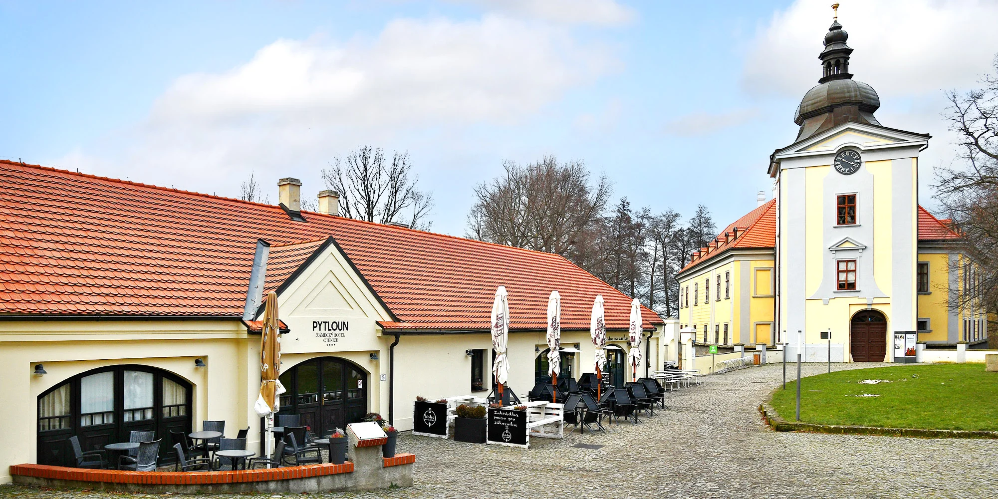 4chodové menu v Chateau Ctěnice i s neomezenou konzumací vína či piva pro 1–2 osoby