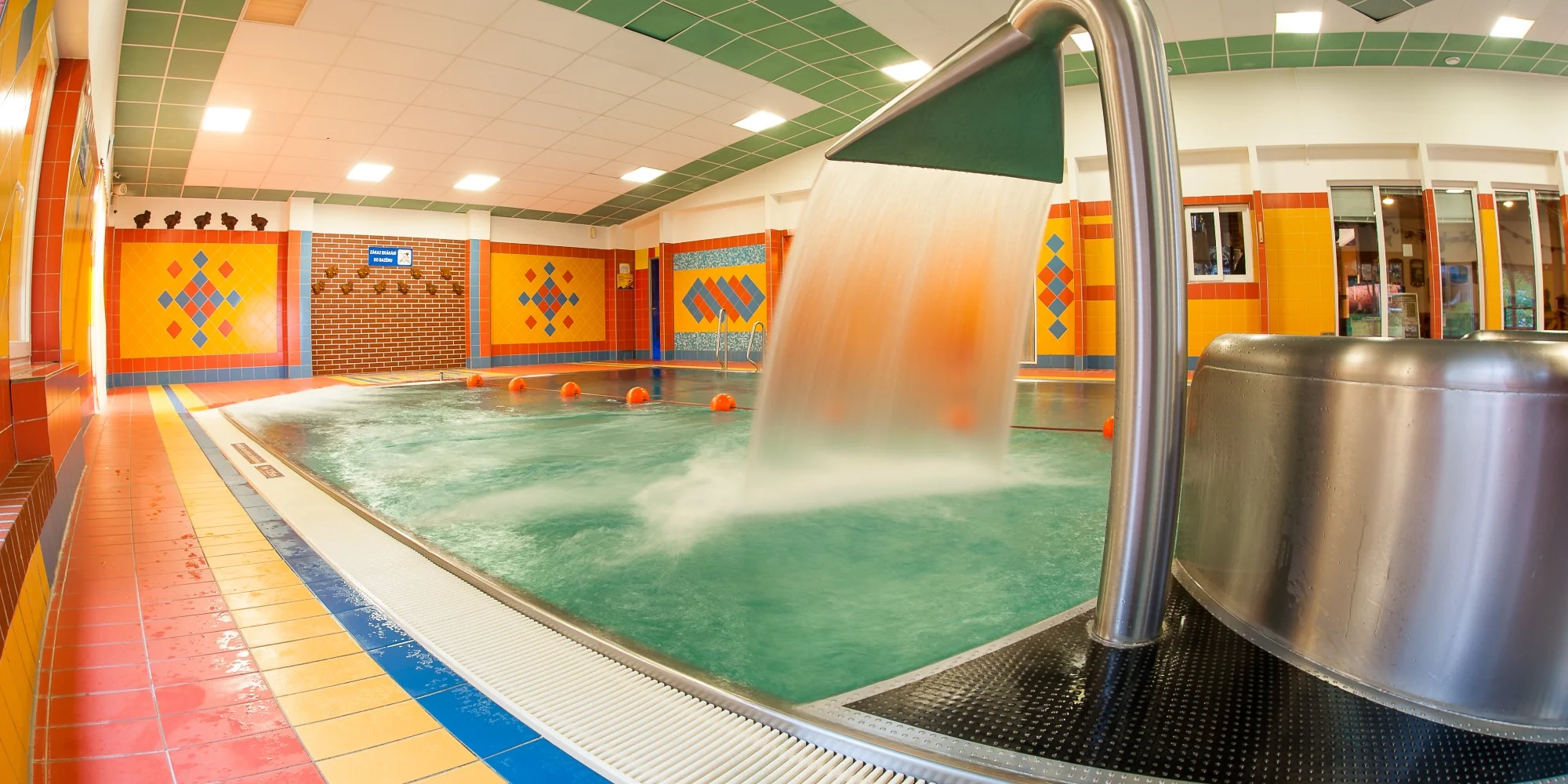 Privátní sauna a vstup do bazénu či na letní koupaliště pro 2–4 osoby