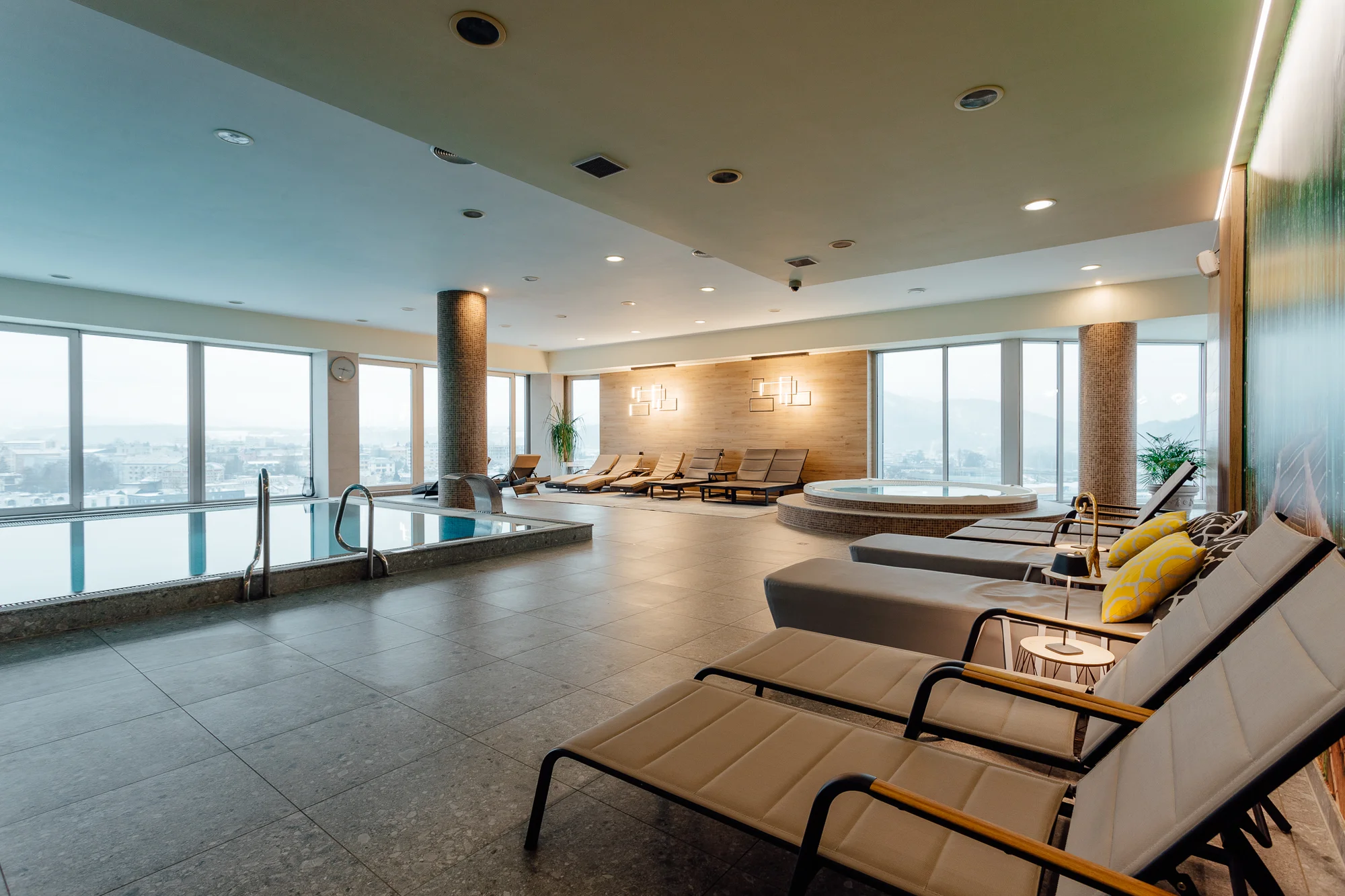 Dovolená v Žilině: 4* hotel se snídaní a vstupem do bazénu, saun a vířivky