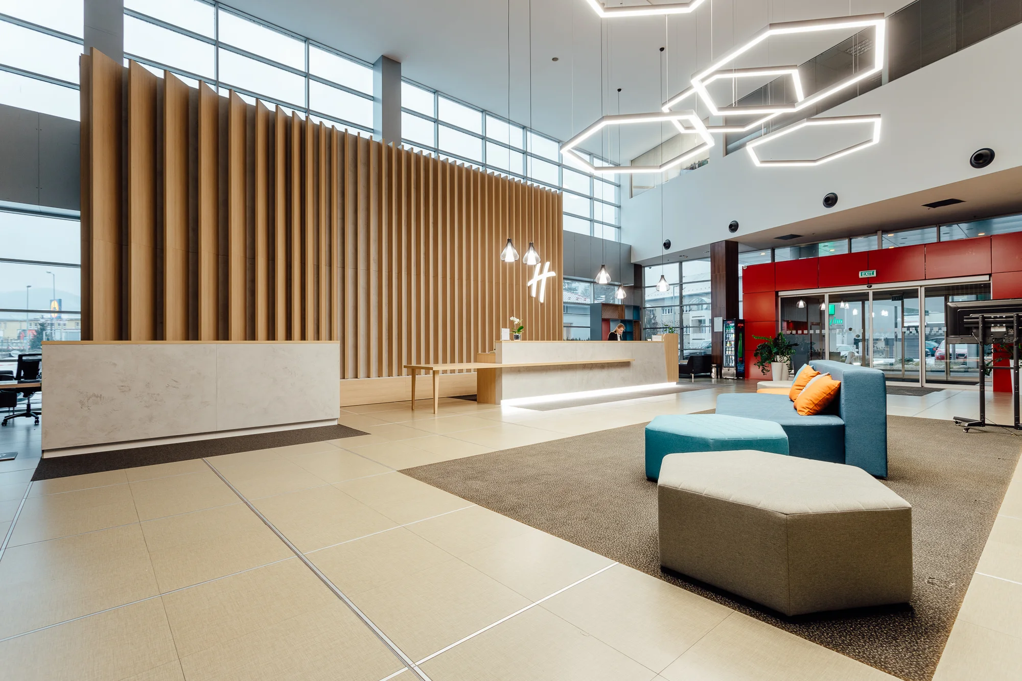 Wellness pobyt ve 4* hotelu Holiday Inn s panoramatickým výhledem na město a skipasy se slevou