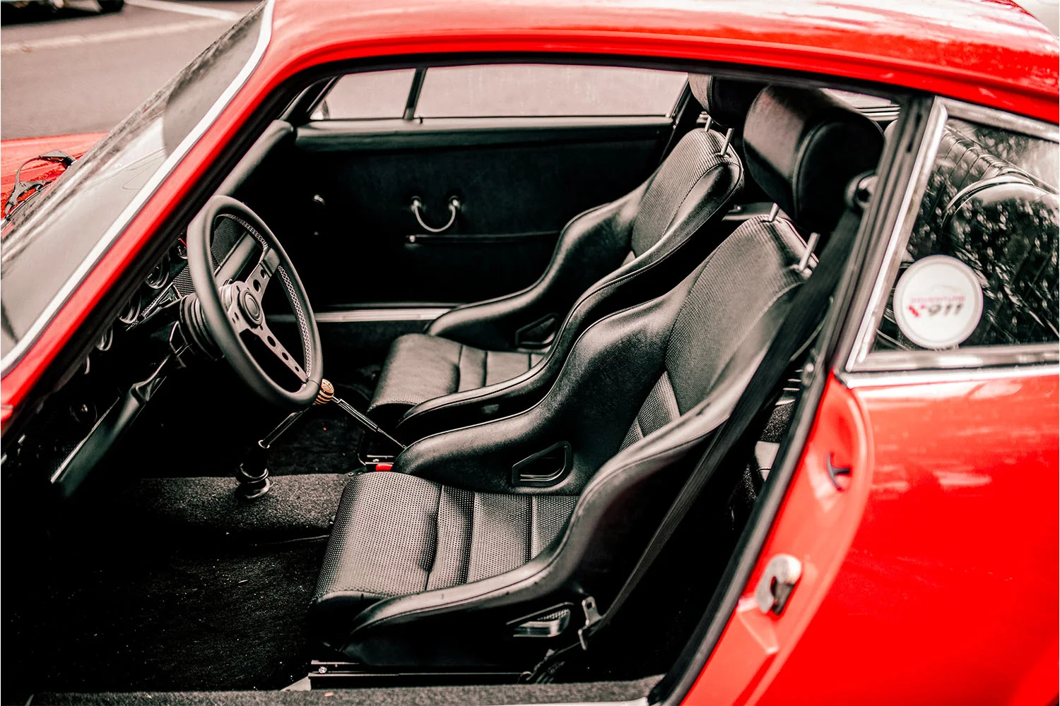 Jízda na závodním okruhu v Třinci, Brně či Mostě v legendárním Porsche dle výběru