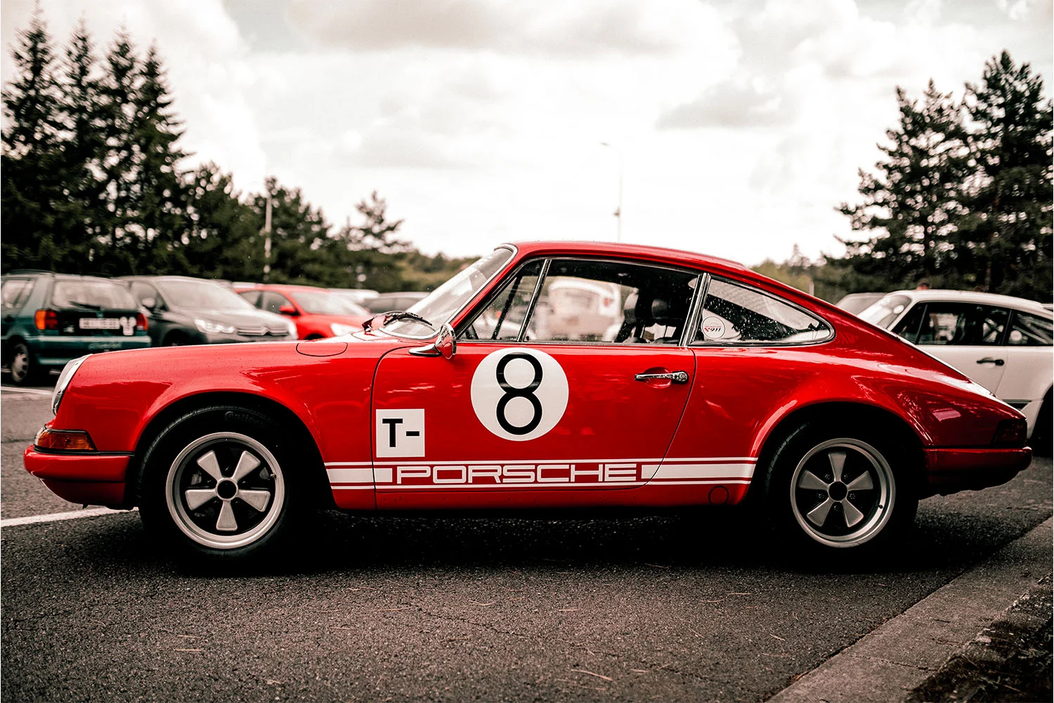 Jízda na závodním okruhu v Třinci, Brně či Mostě v legendárním Porsche dle výběru