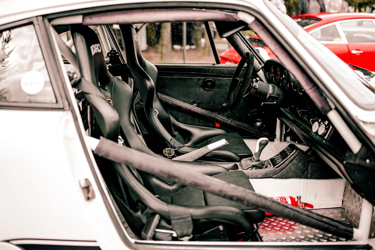 Jízda na závodním okruhu v Třinci, Brně či Mostě v legendárním Porsche dle výběru