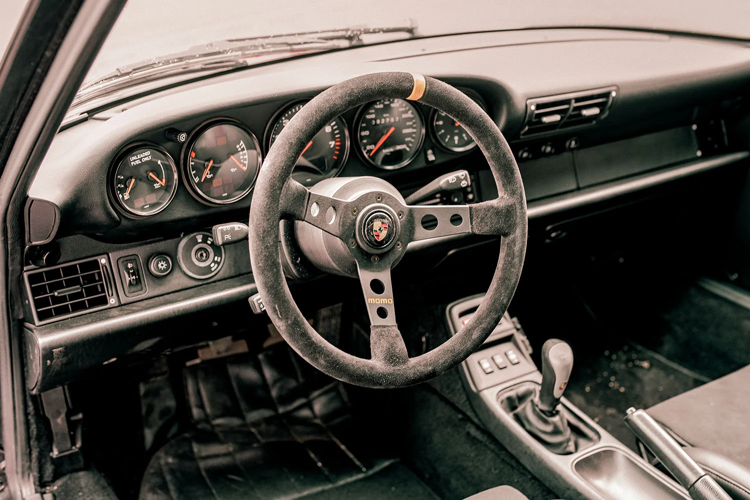 Jízda na závodním okruhu v Třinci, Brně či Mostě v legendárním Porsche dle výběru