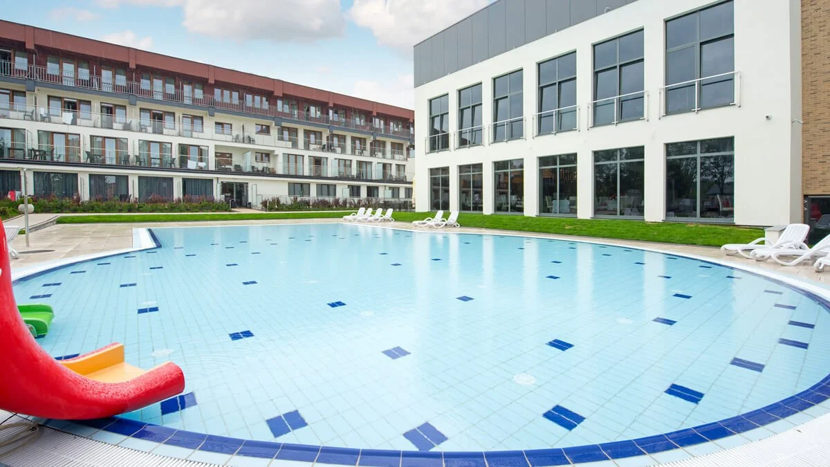 Pobyt u Baltu: hotel blízko moře, polopenze, neomezený vstup do bazénů a saun, animační programy
