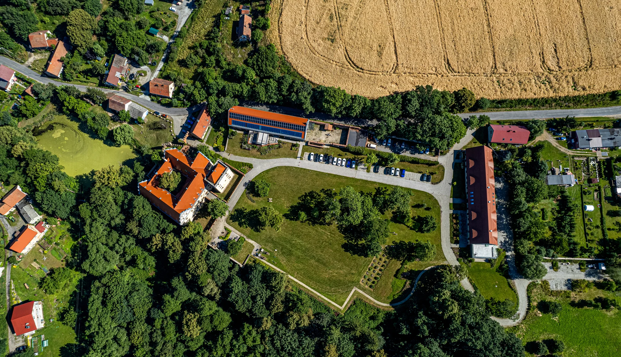 Luxusní zámek s neomezeným vstupem do Spa by L'Occitane a bohatou snídaní