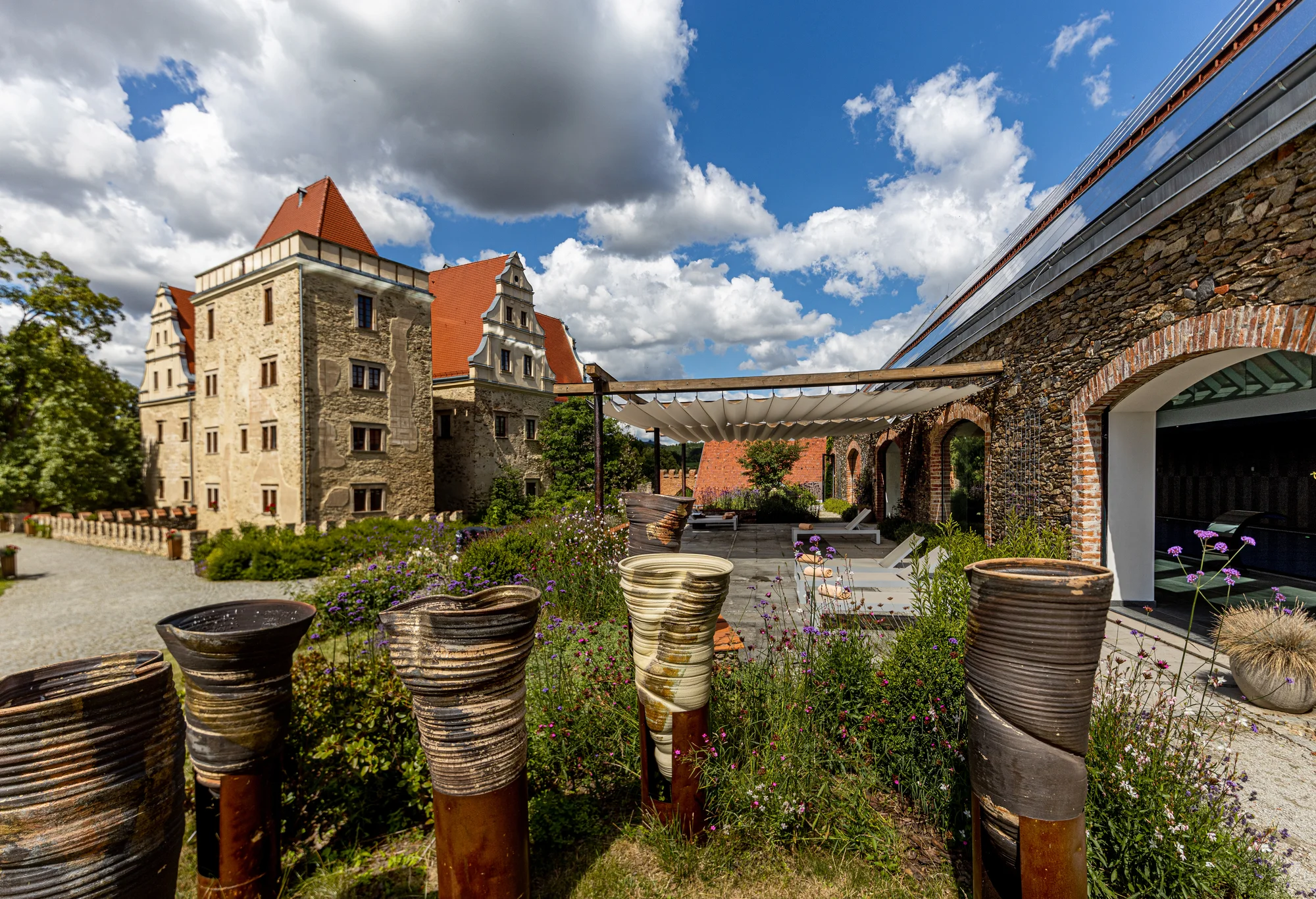 Luxusní zámek s neomezeným vstupem do Spa by L'Occitane a bohatou snídaní