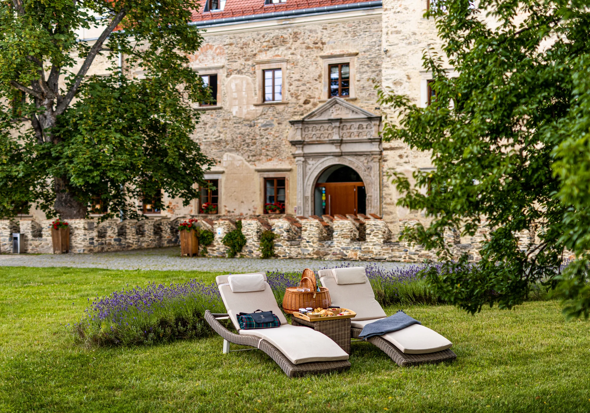 Luxusní zámek s neomezeným vstupem do Spa by L'Occitane a bohatou snídaní
