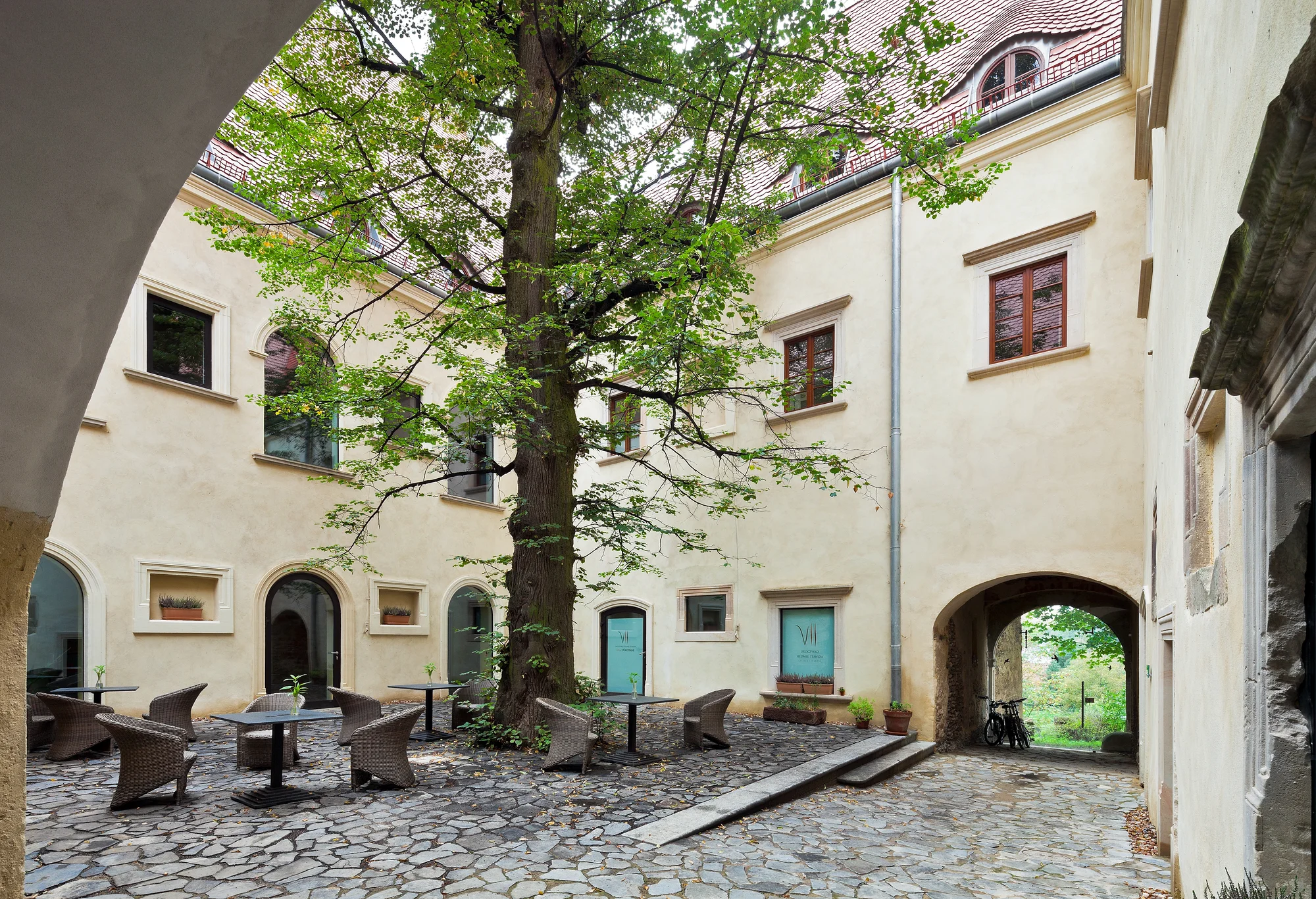Luxusní zámek s neomezeným vstupem do Spa by L'Occitane a bohatou snídaní