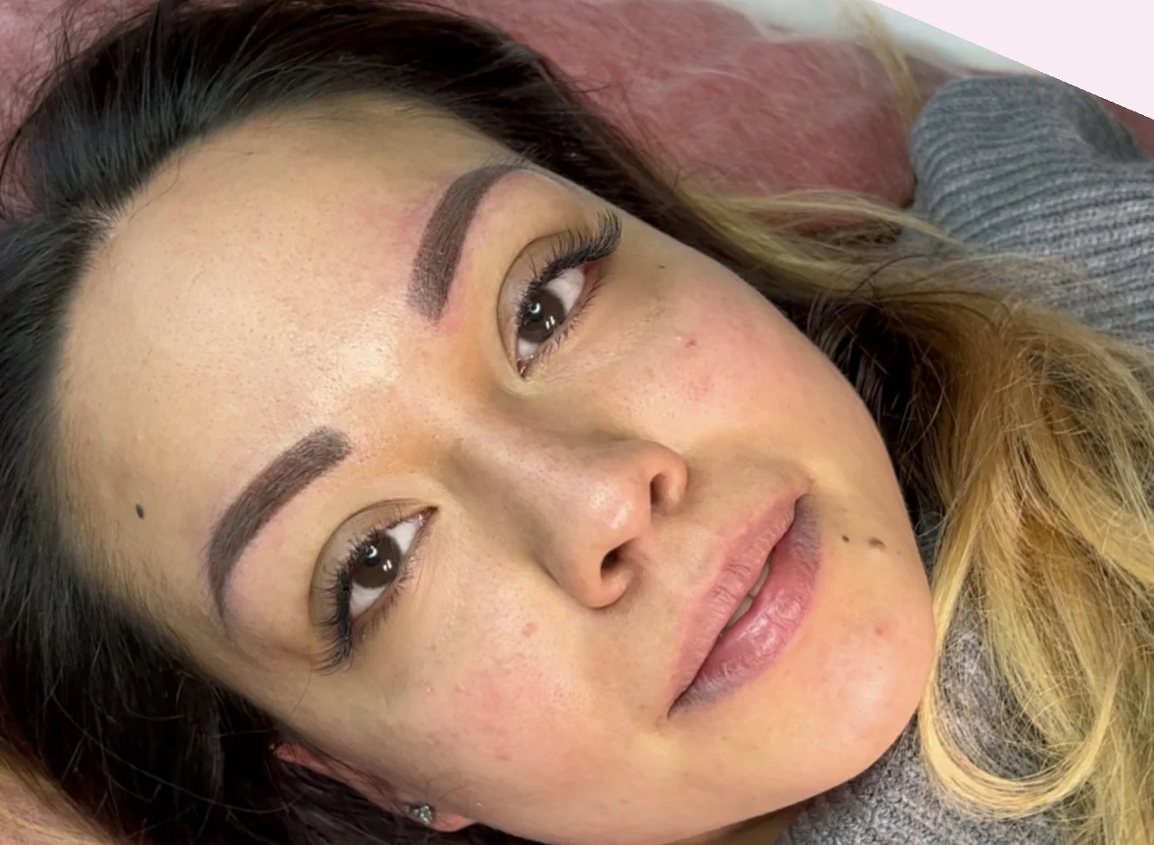 Laminace obočí i permanentní make-up obočí, linek a rtů