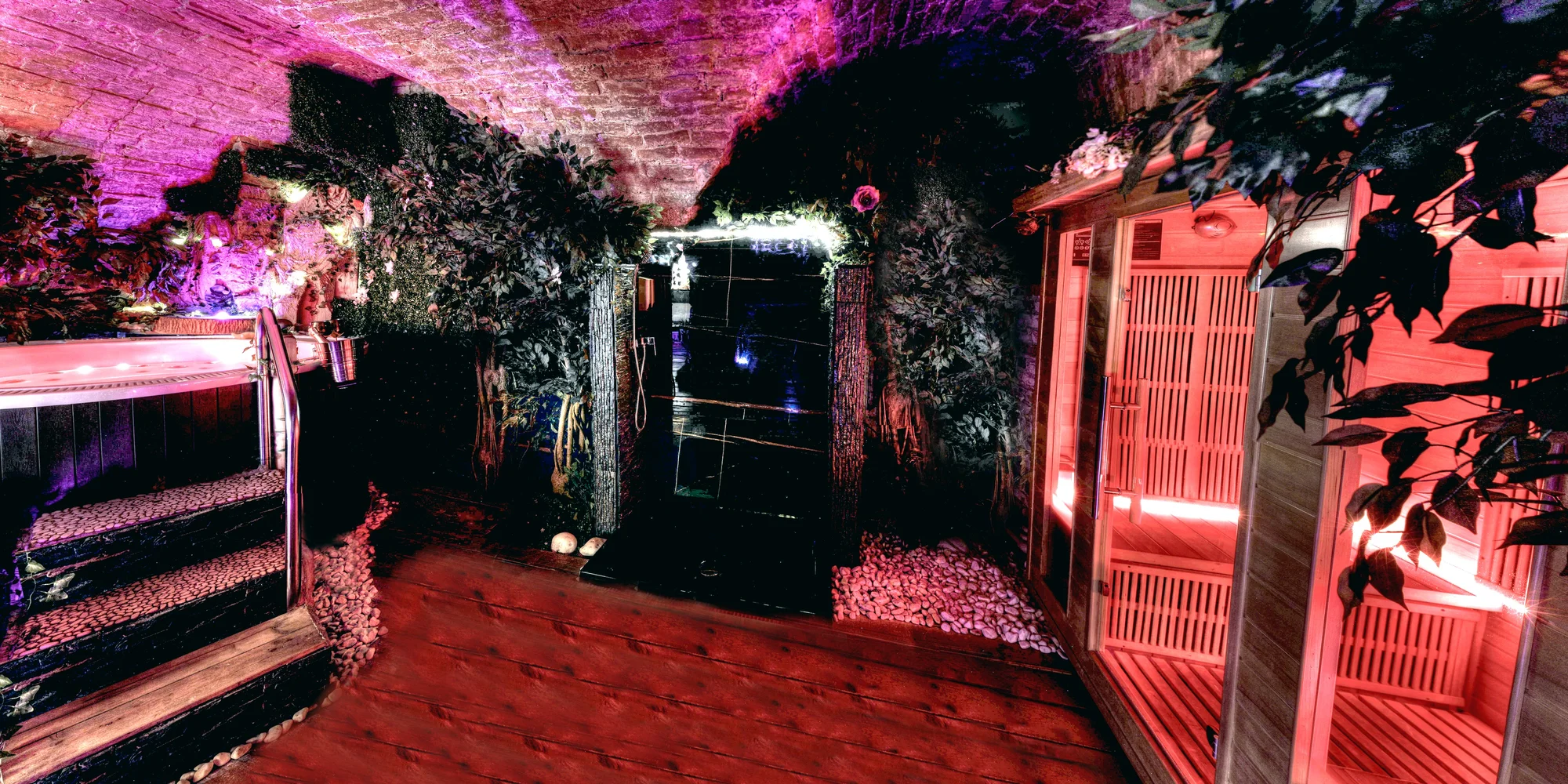 Relaxace v romantickém wellness: infrasauna, vířivka, sekt a občerstvení i 13. komnata pro 2 osoby