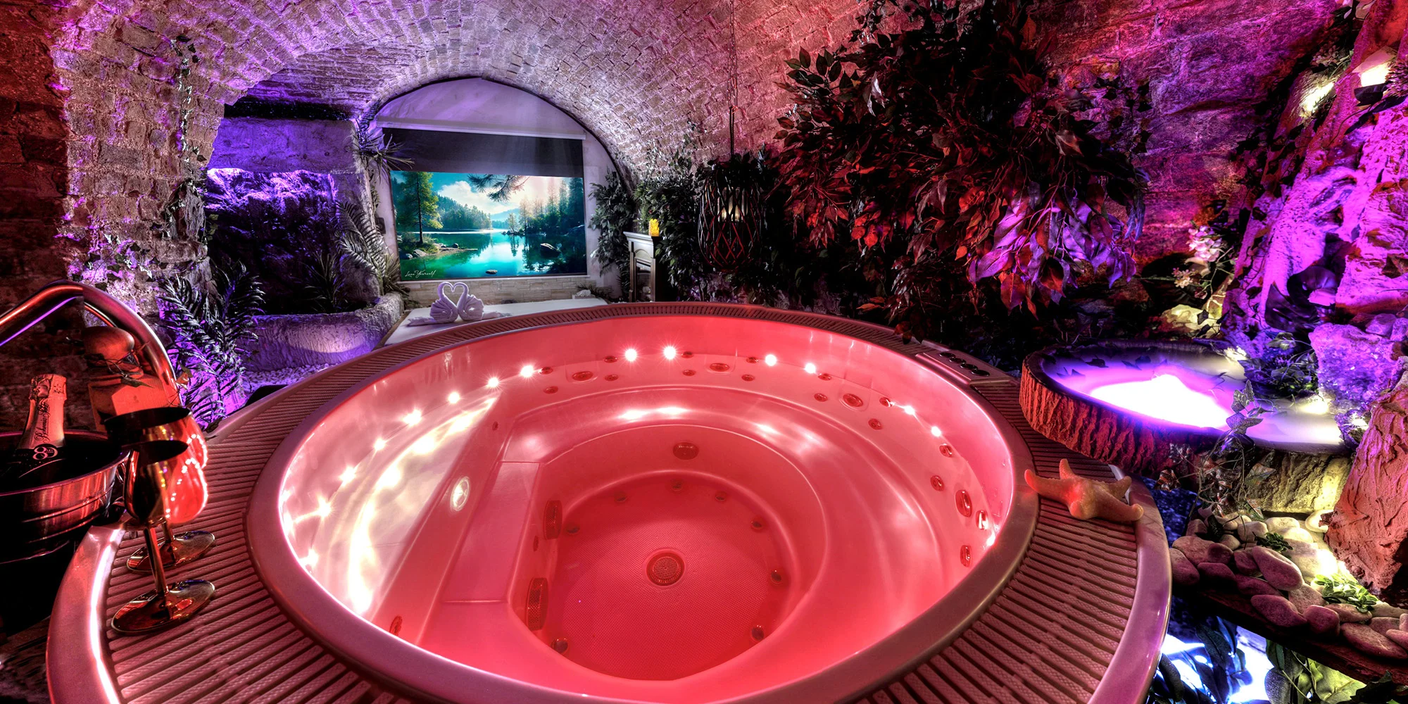 Relaxace v romantickém wellness: infrasauna, vířivka, sekt a občerstvení i 13. komnata pro 2 osoby